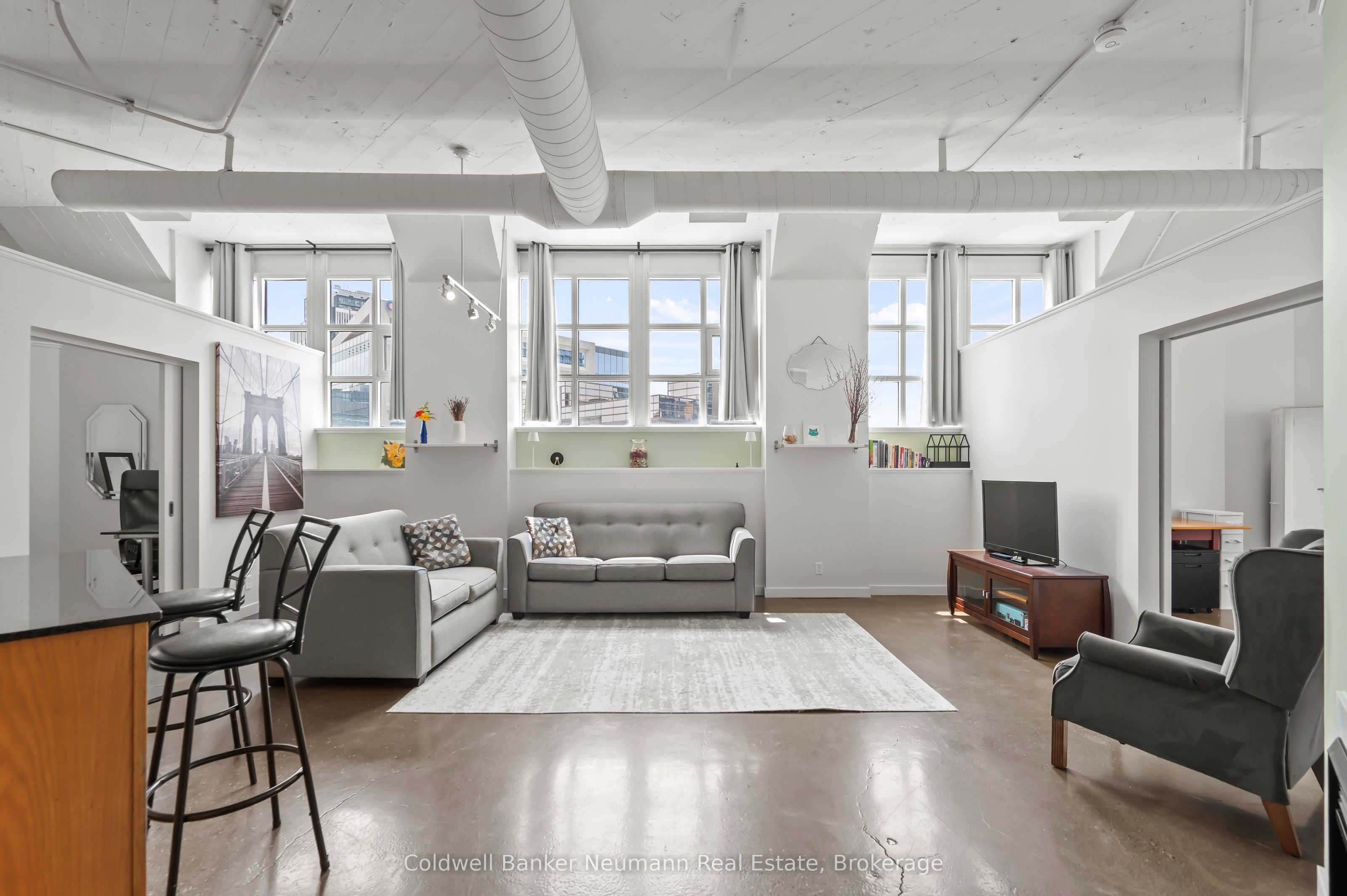 404 King Street West Street W 308 Property Photo 1