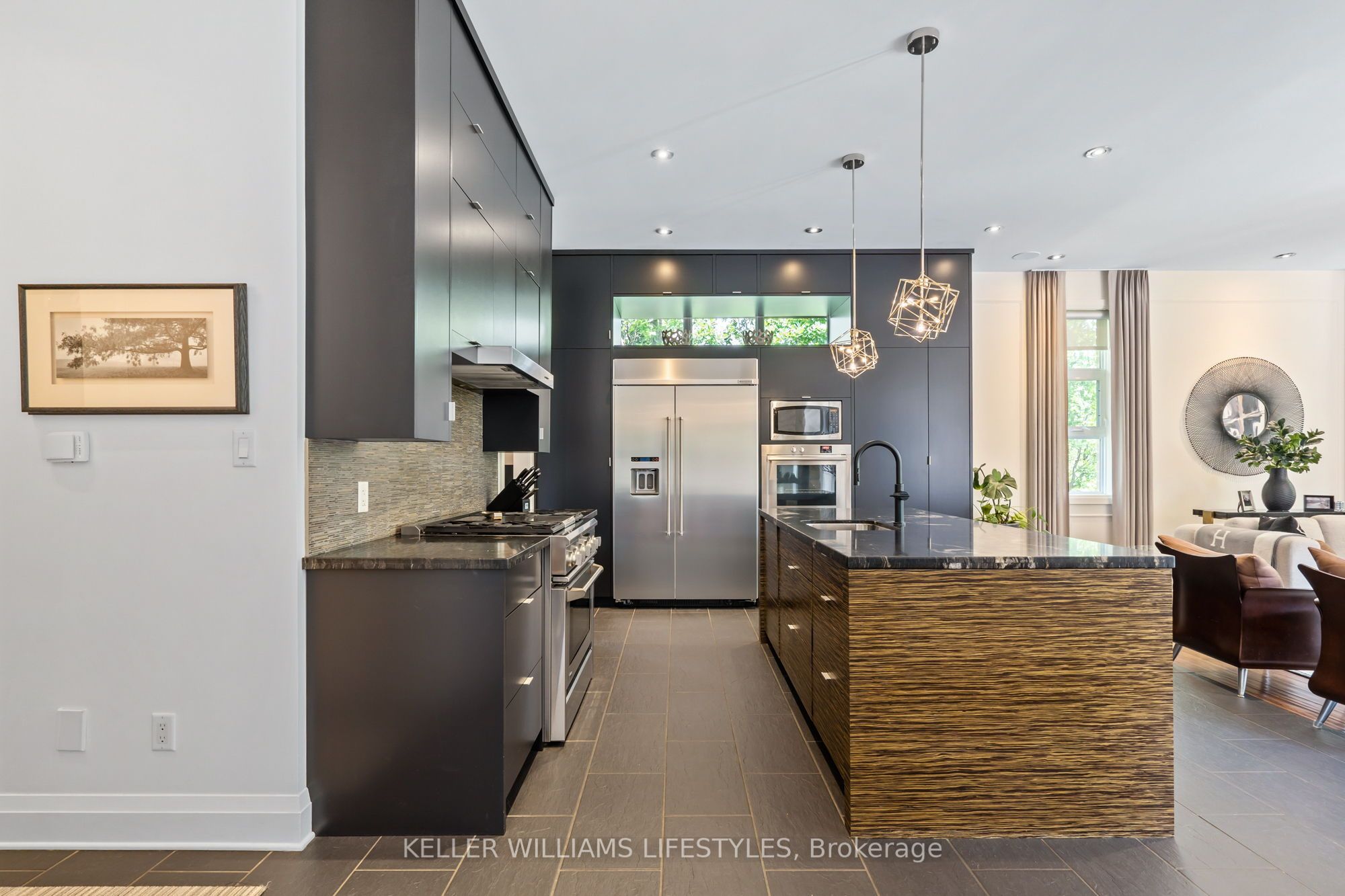 649 Valleystream Walk Property Photo 10