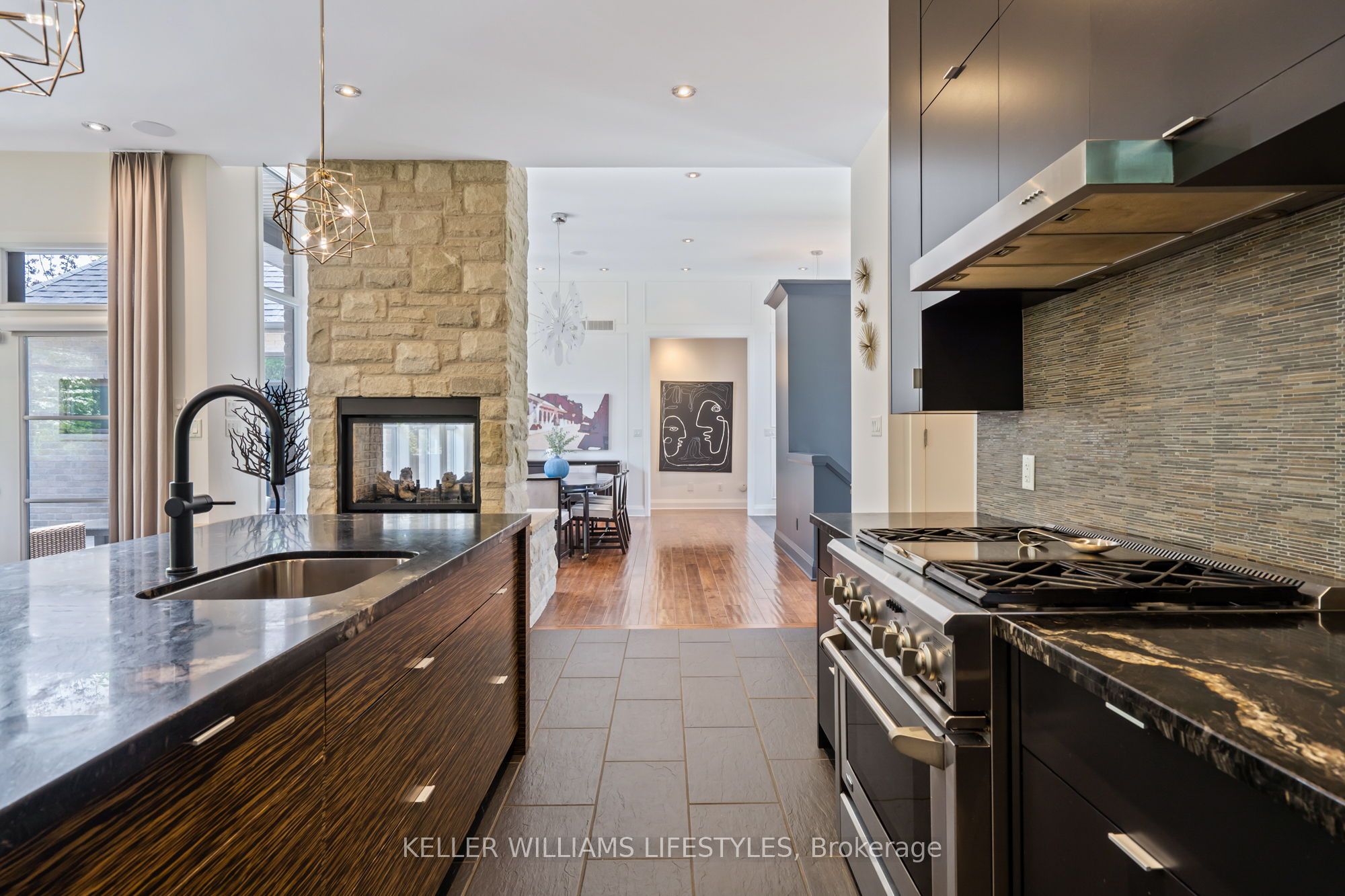 649 Valleystream Walk Property Photo 15