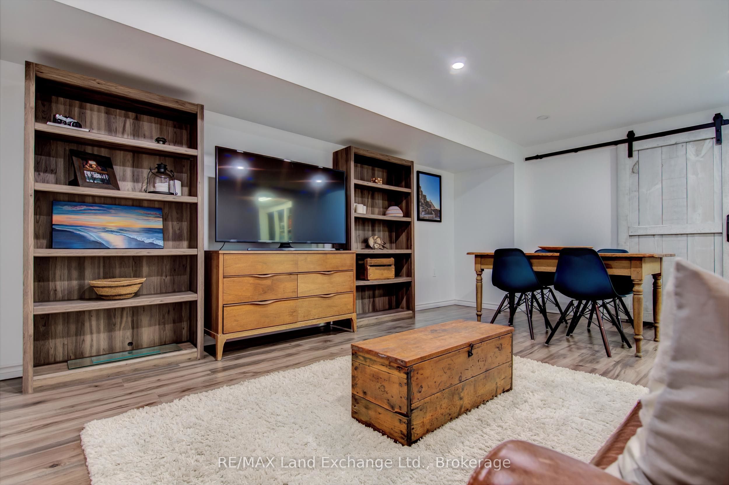 511 Wales Drive #2 Property Photo 9