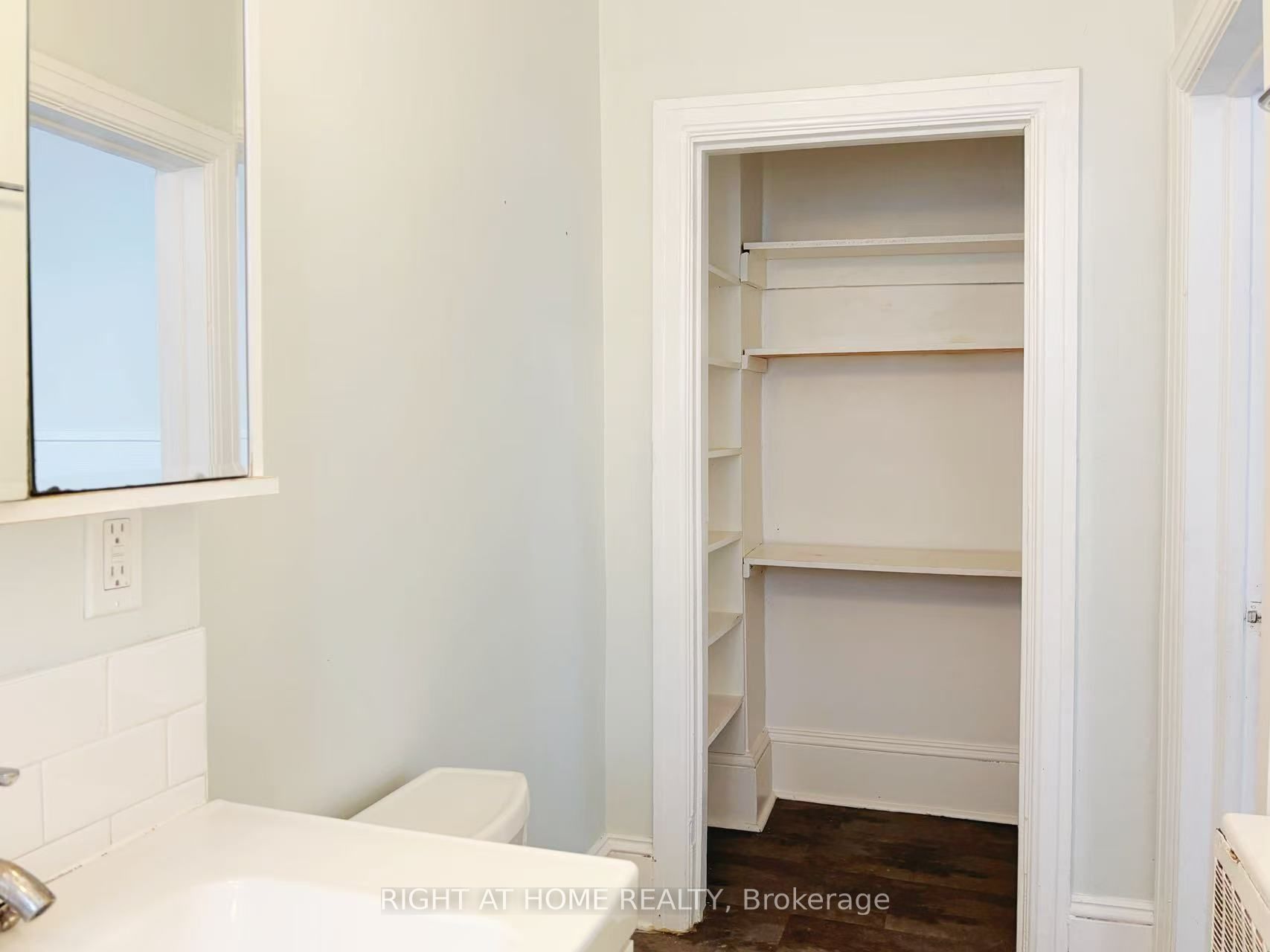 367 Dominion Avenue 1 Property Photo 7