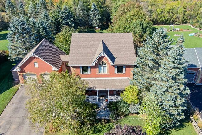 18 Mccullogh Drive Property Photo 2