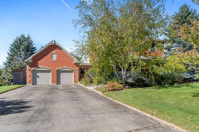 18 Mccullogh Drive Property Photo 3