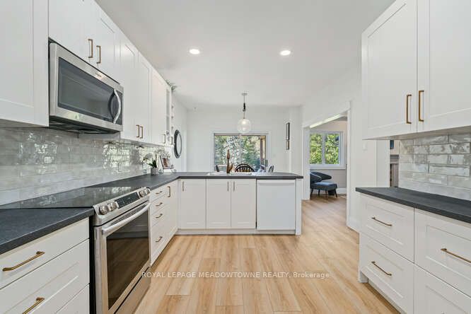 18 Mccullogh Drive Property Photo 22