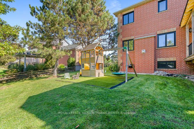 18 Mccullogh Drive Property Photo 48