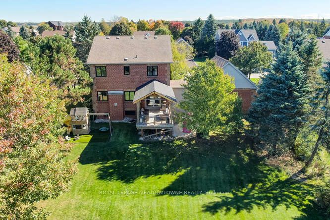 18 Mccullogh Drive Property Photo 49