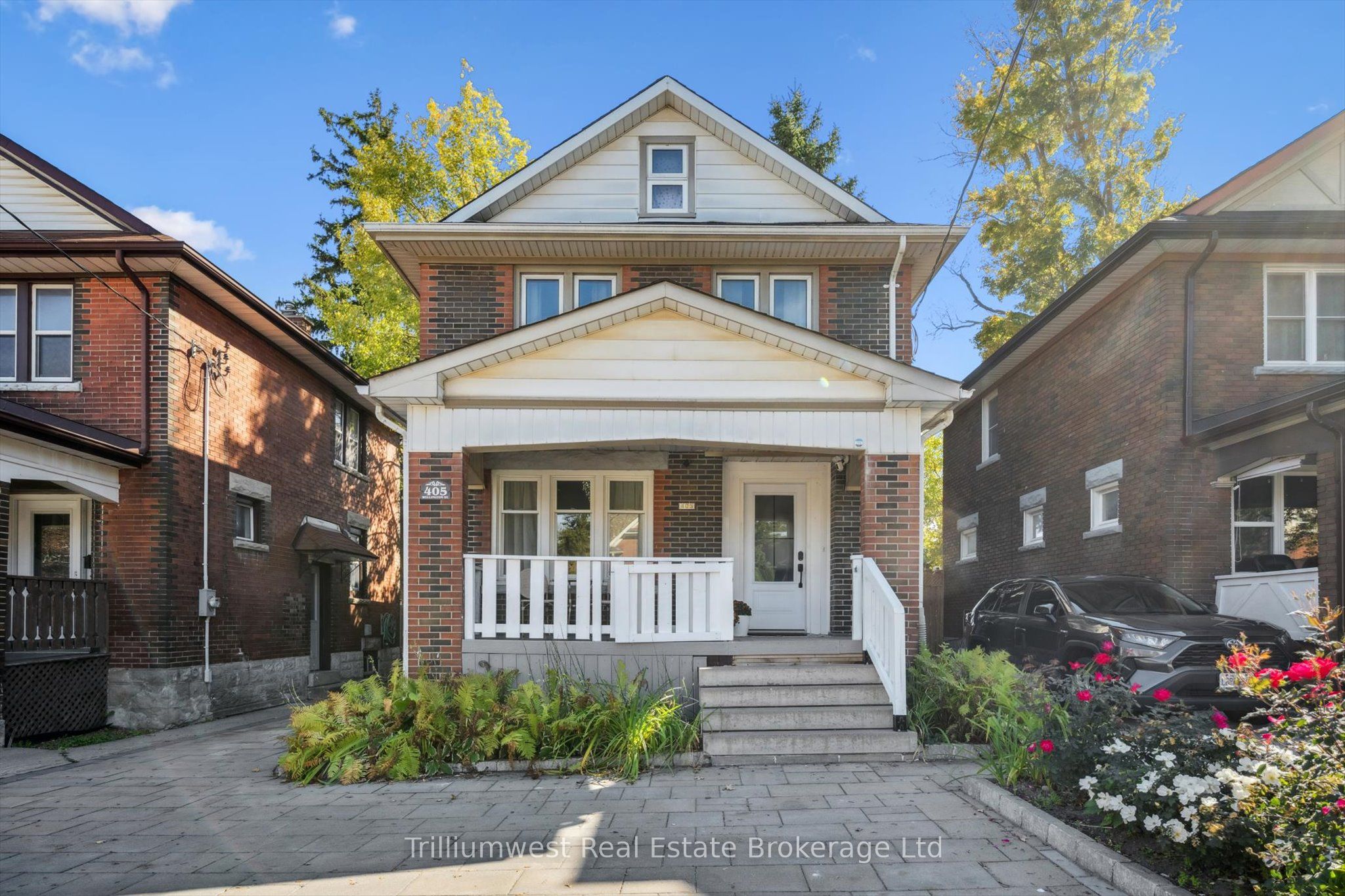 405 Wellington Street N Property Photo 1