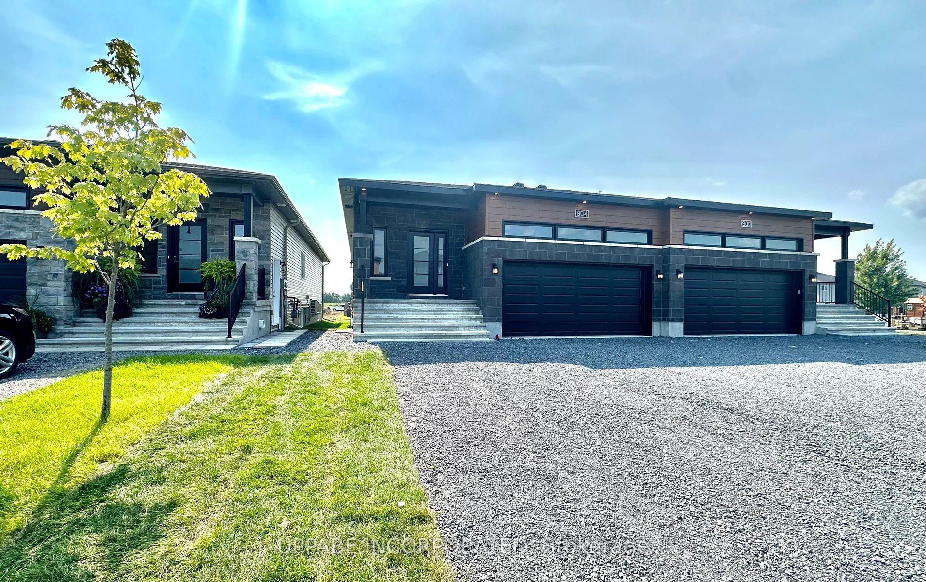 904 Chablis Crescent Unit A Property Photo 1