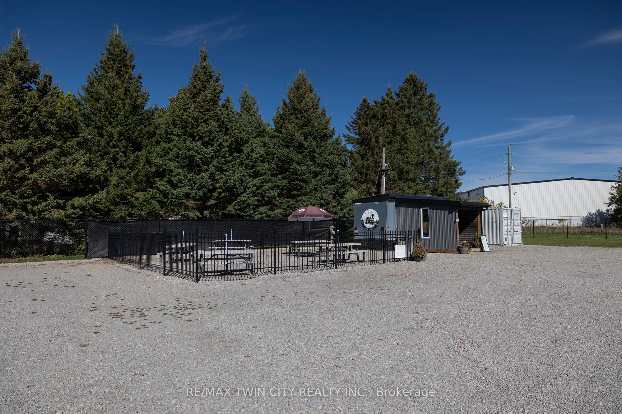 230 Oakland Road Property Photo 5