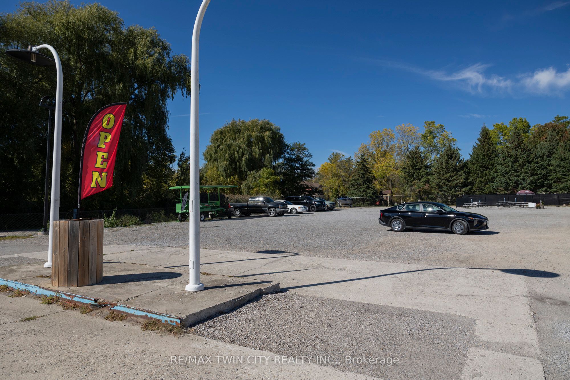 230 Oakland Road Property Photo 8