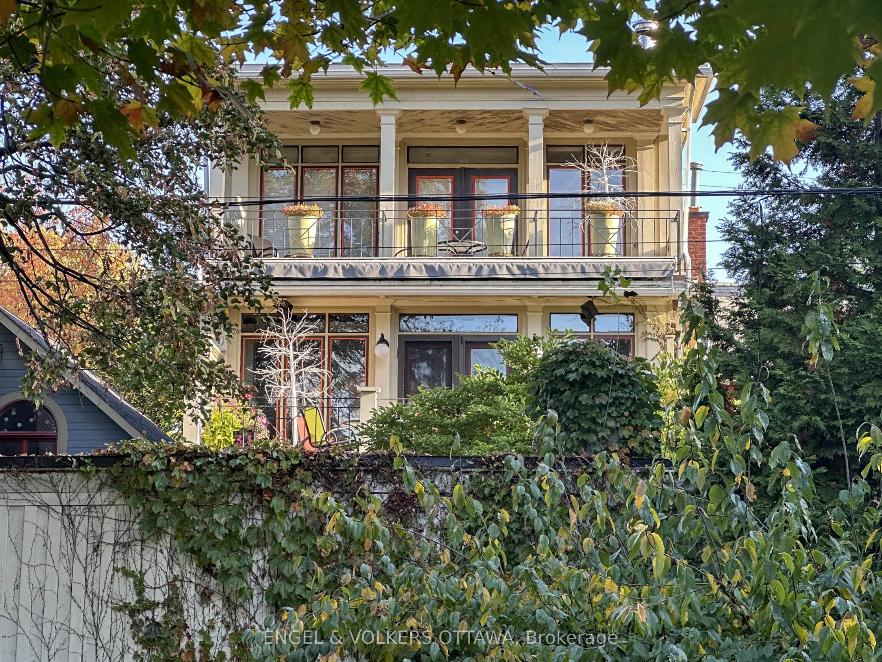 105 Stanley Avenue Property Photo