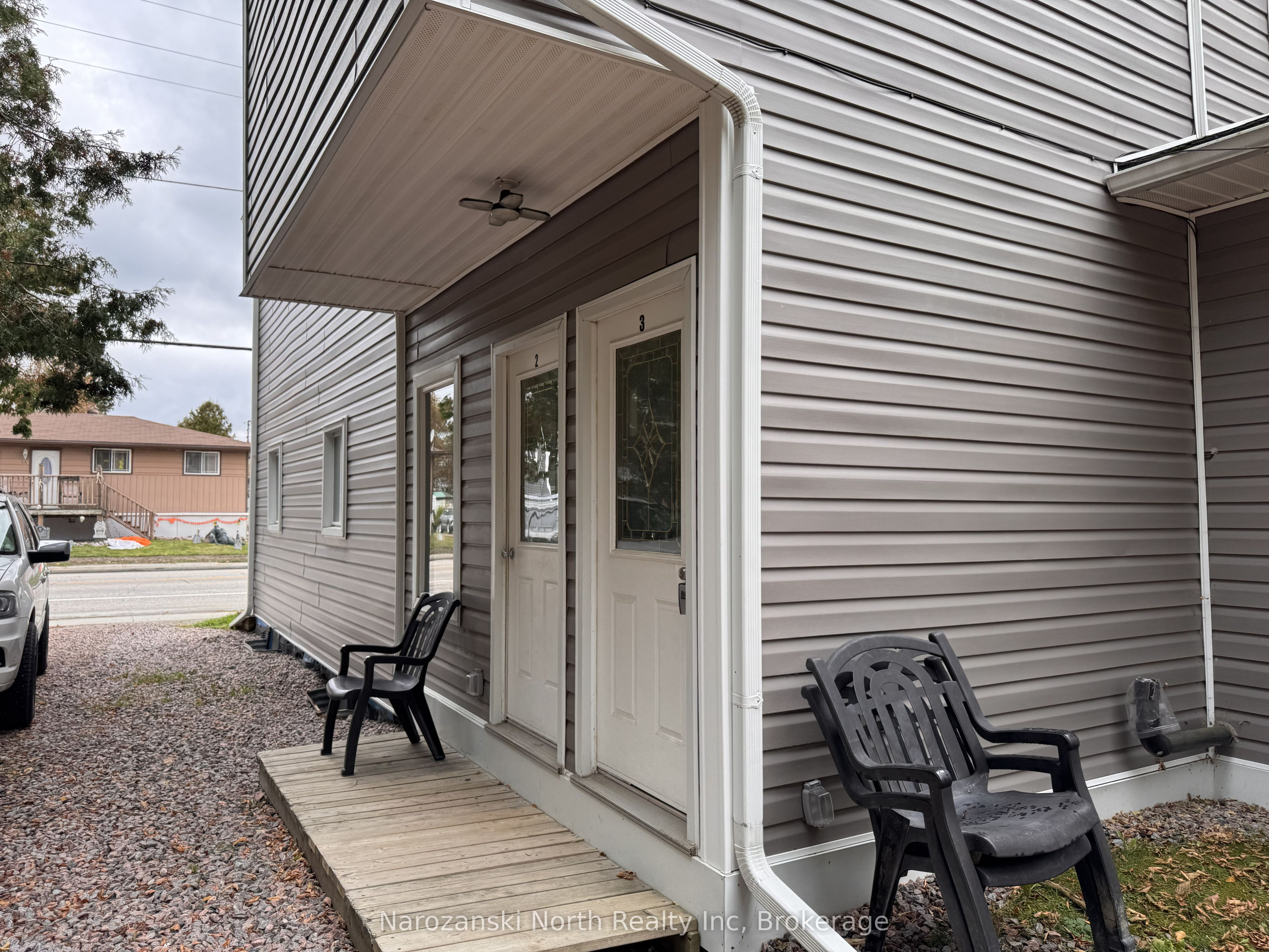 23 St. David Street N Property Photo 4