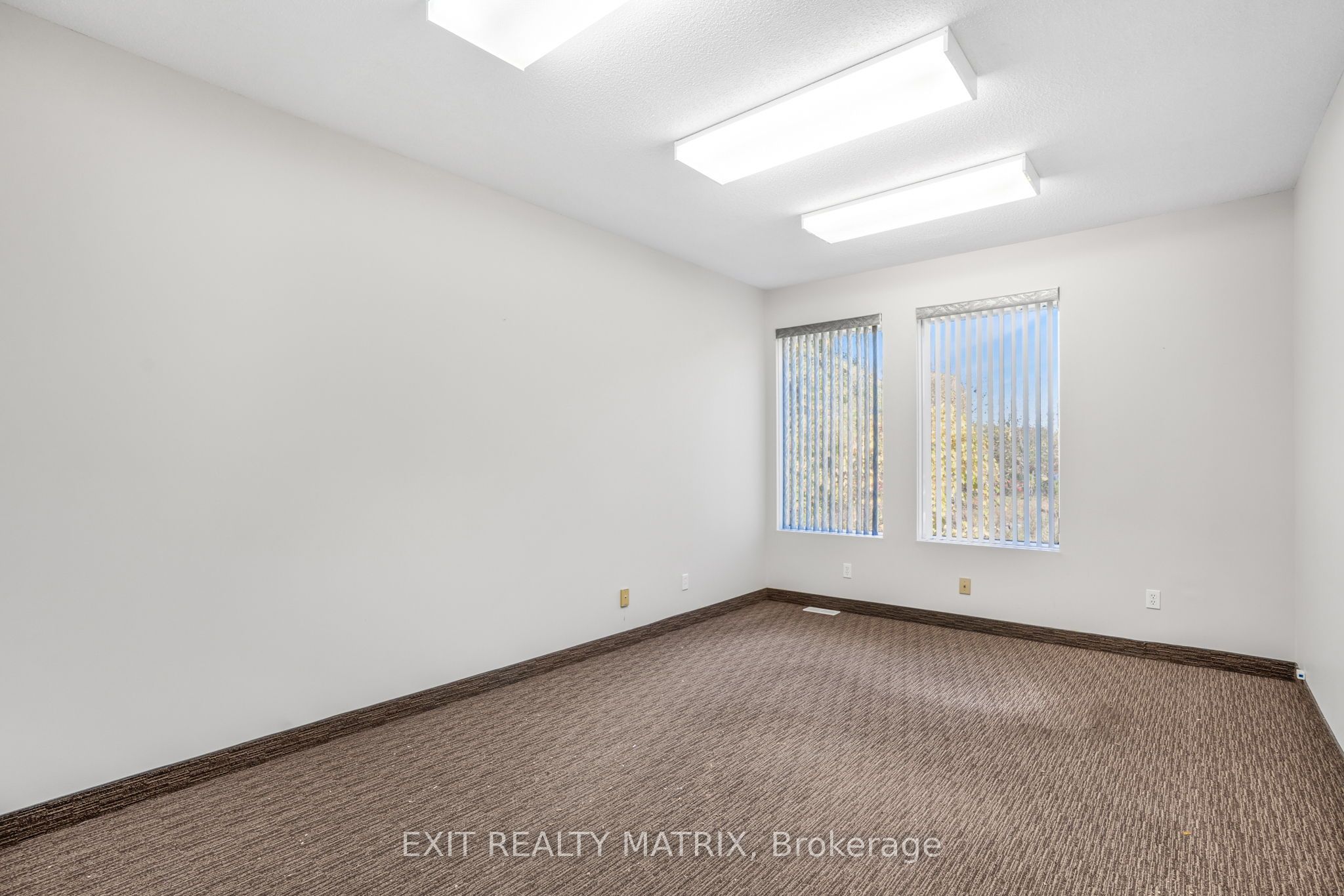 1 Main Street E 500 Property Photo 14