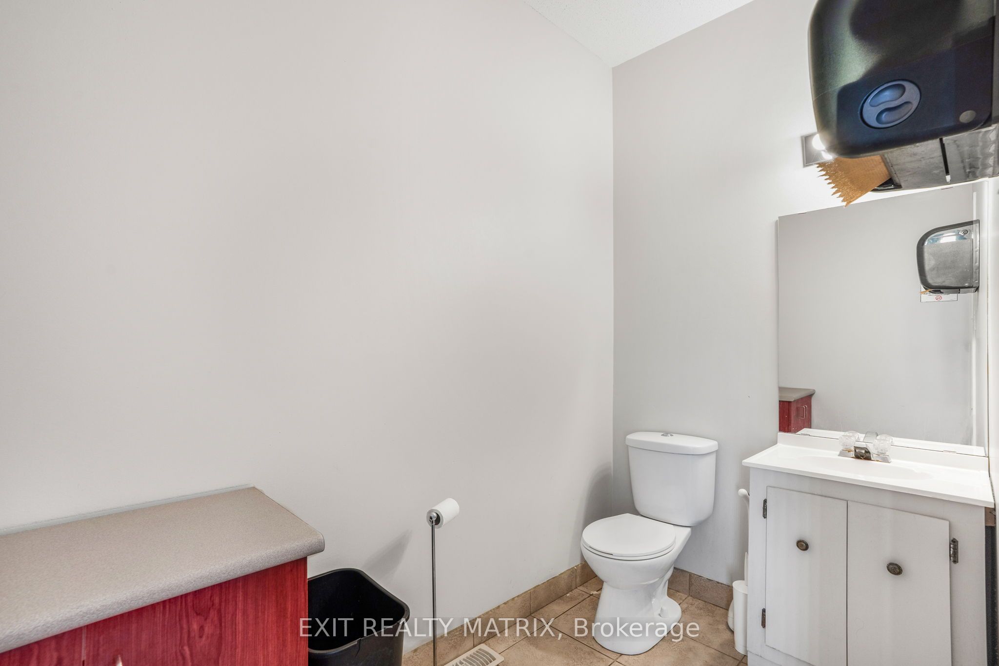 1 Main Street E 500 Property Photo 24