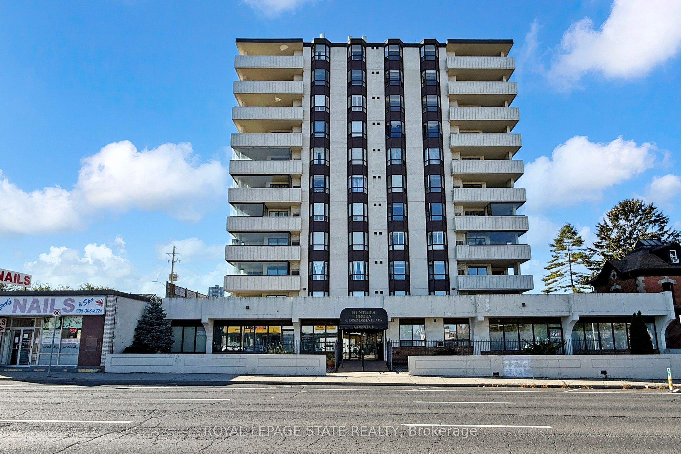 432 Main St E Property Photo 1