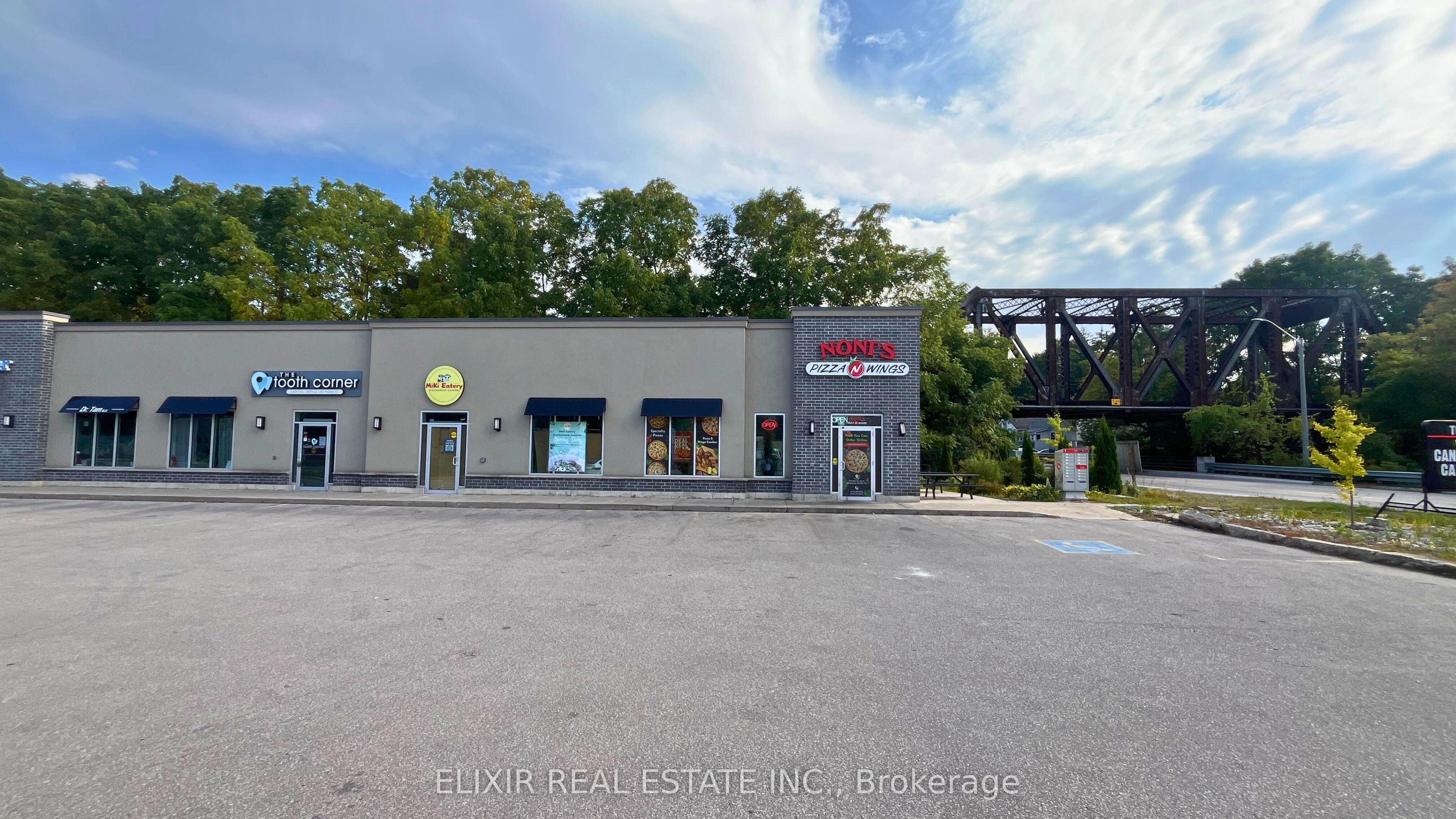 300 Main Street 8 Property Photo 4