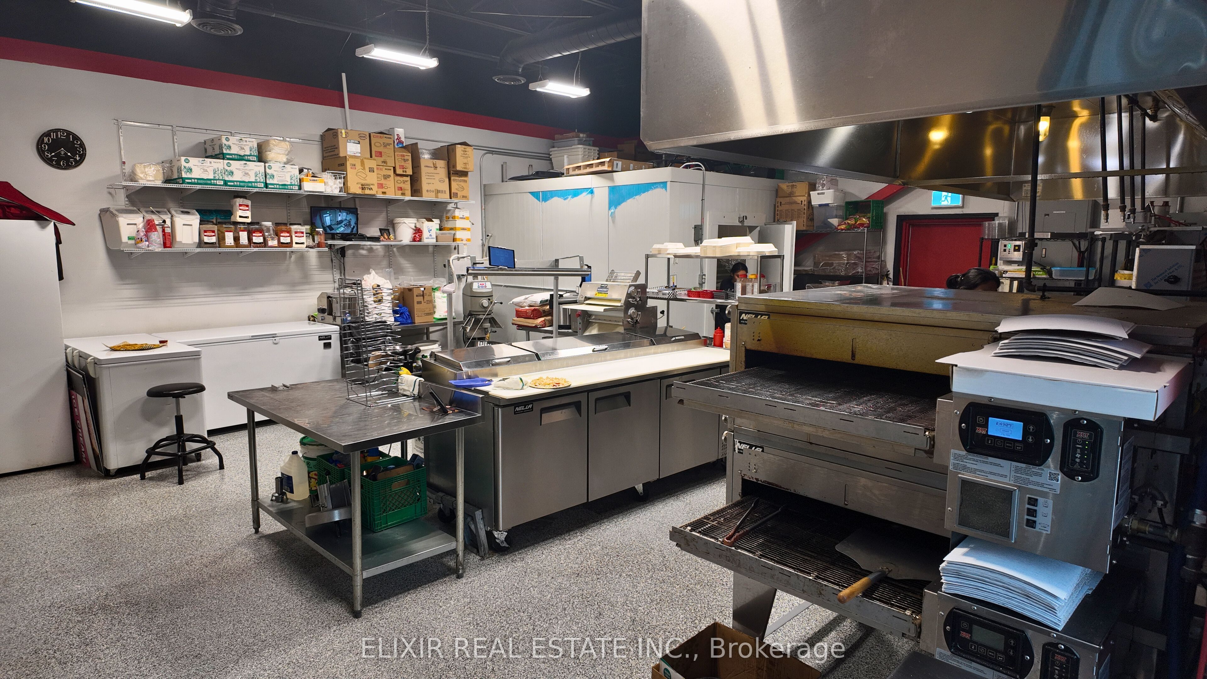 300 Main Street 8 Property Photo 10