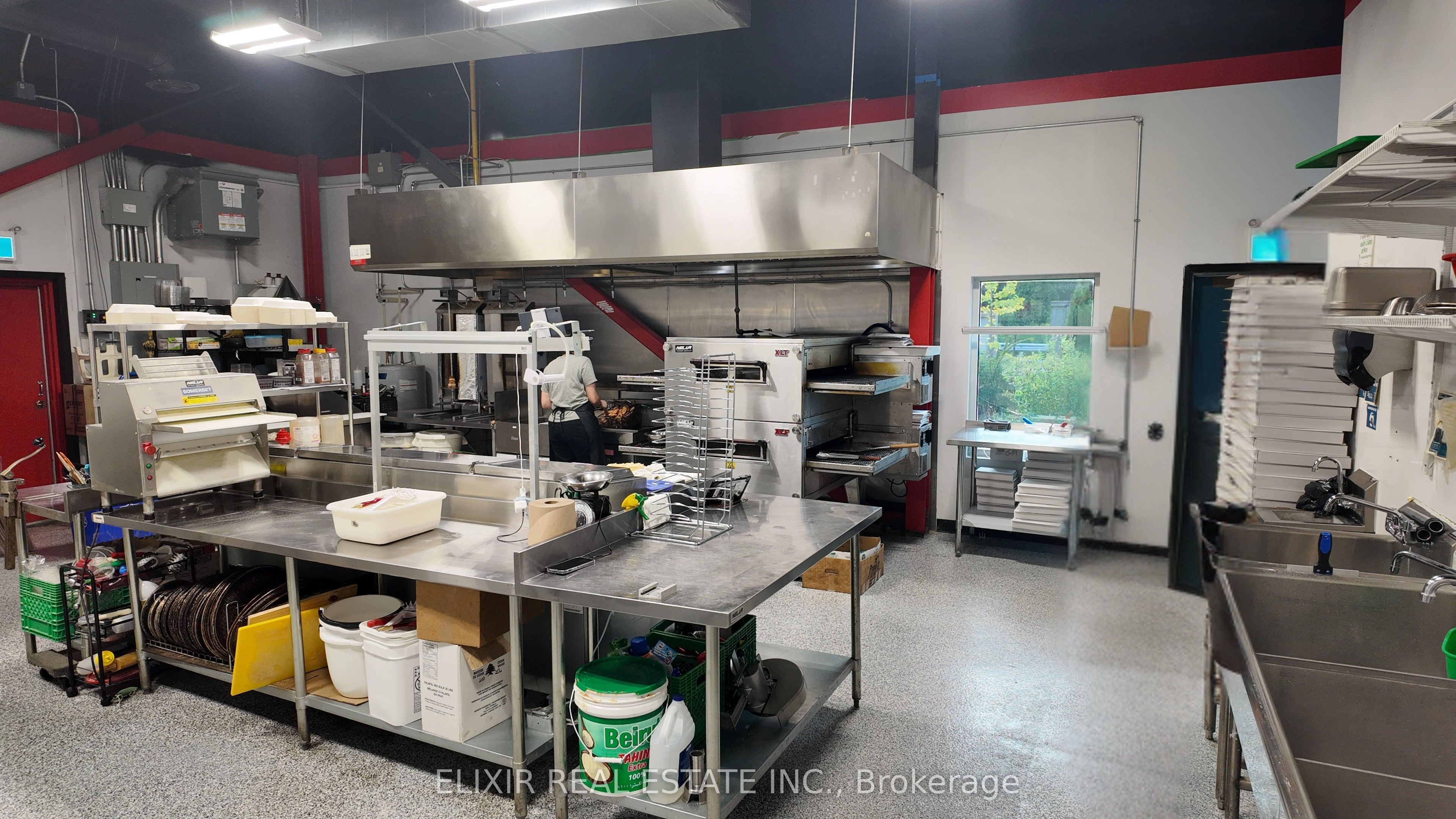 300 Main Street 8 Property Photo 12