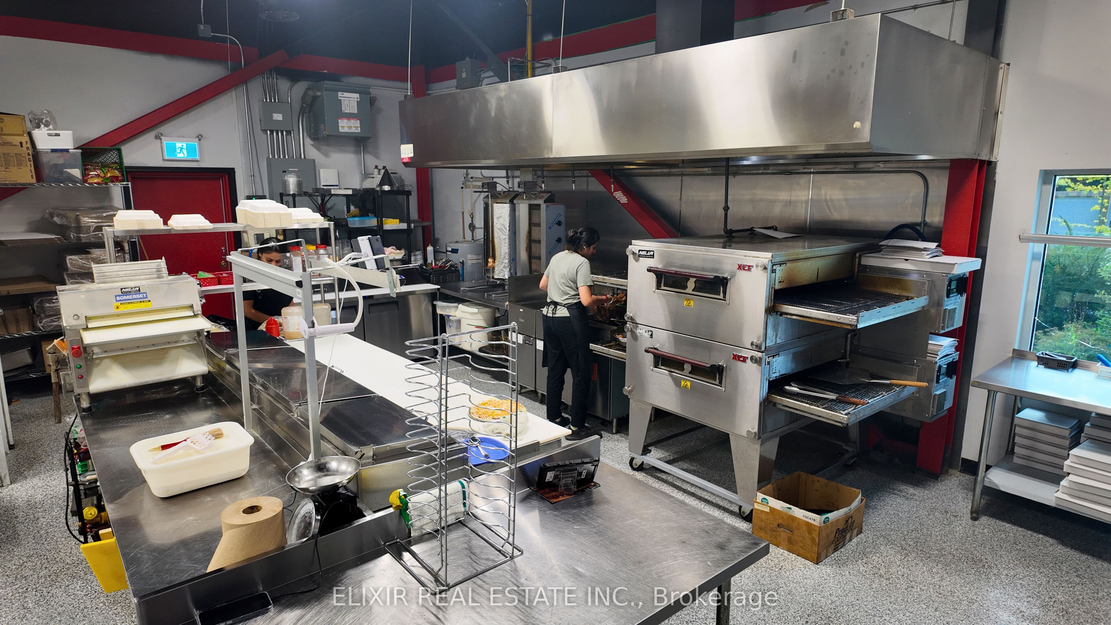 300 Main Street 8 Property Photo 13