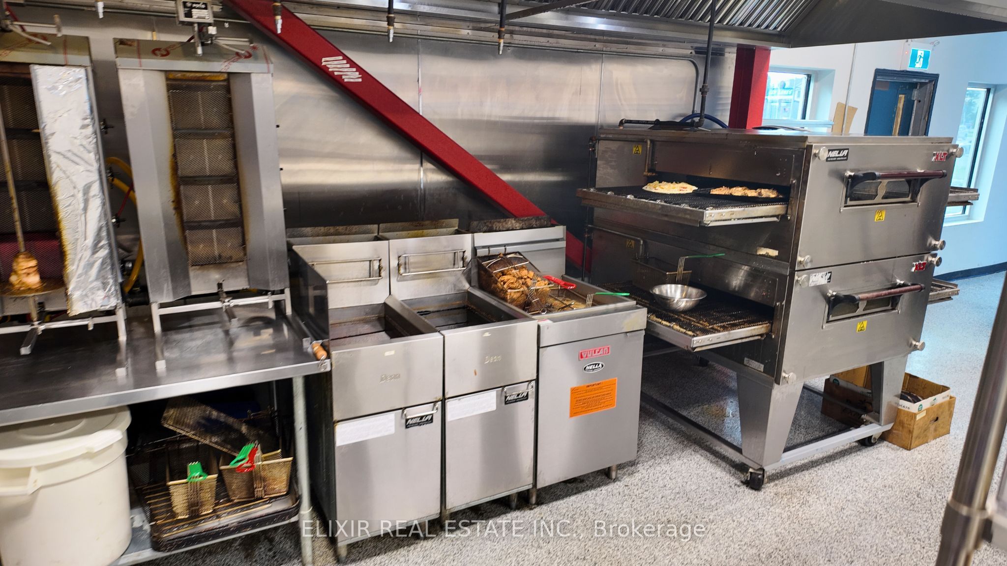 300 Main Street 8 Property Photo 15