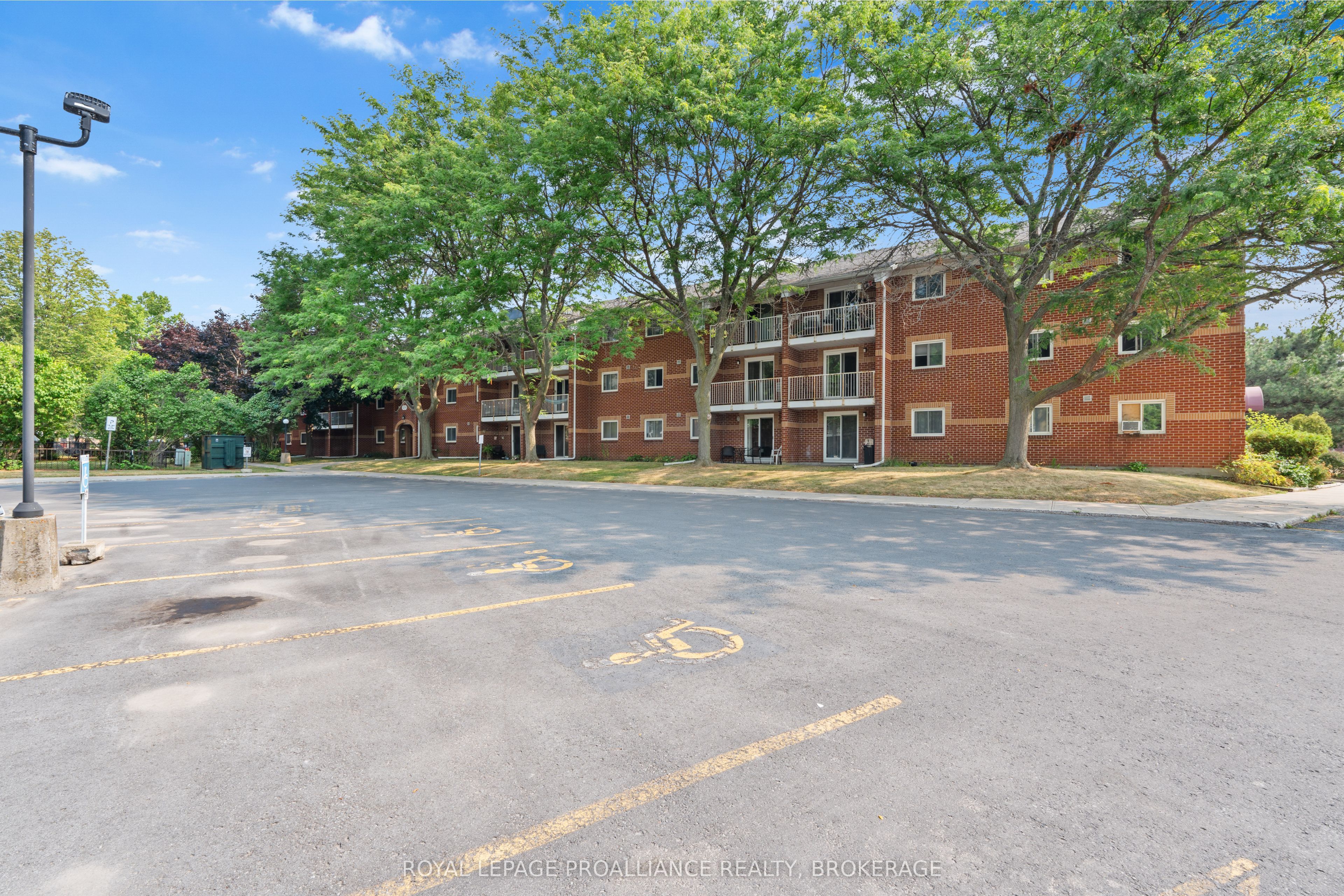 573 Armstrong Rd Property Photo 1