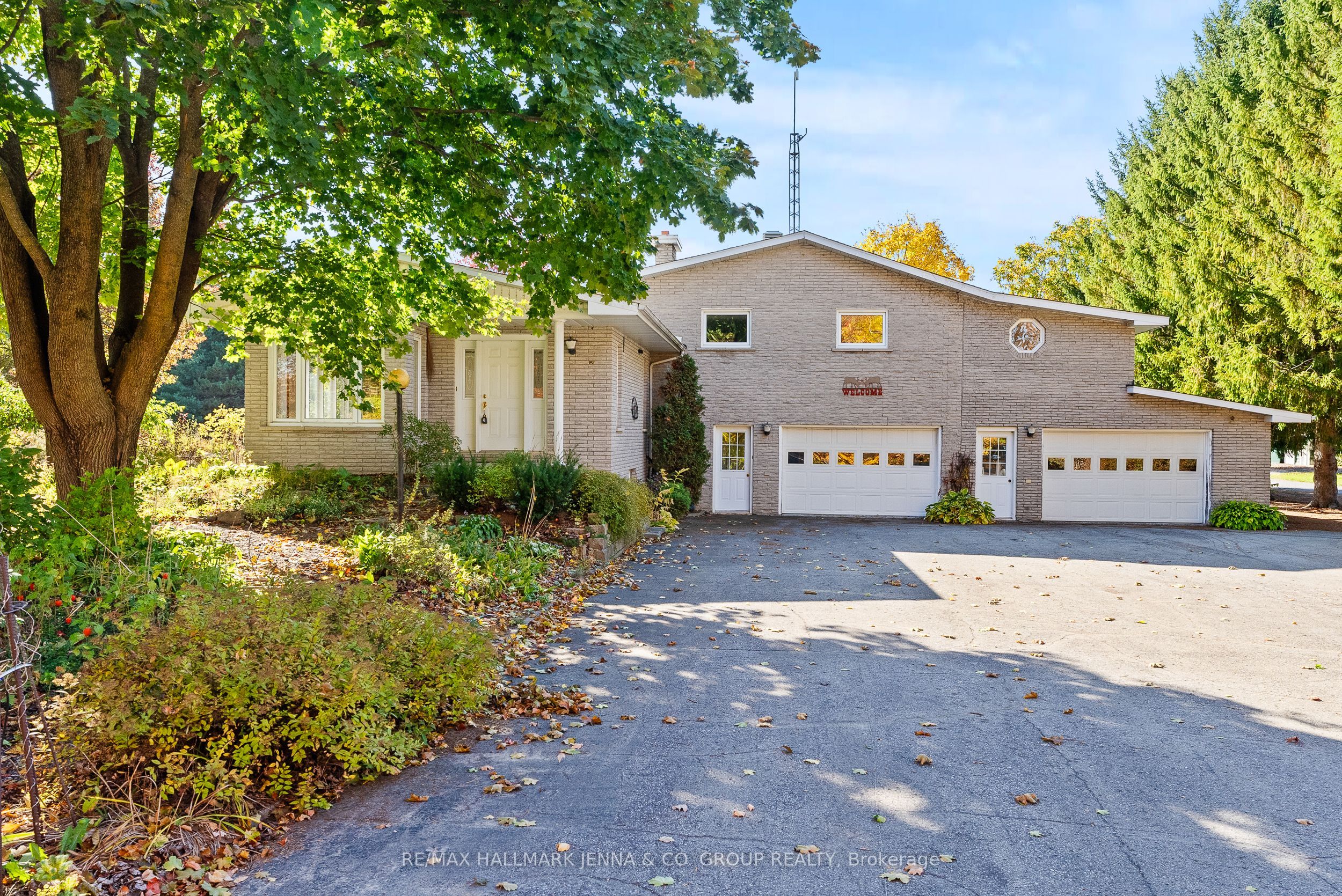 2928 Seguin Road Property Photo 1