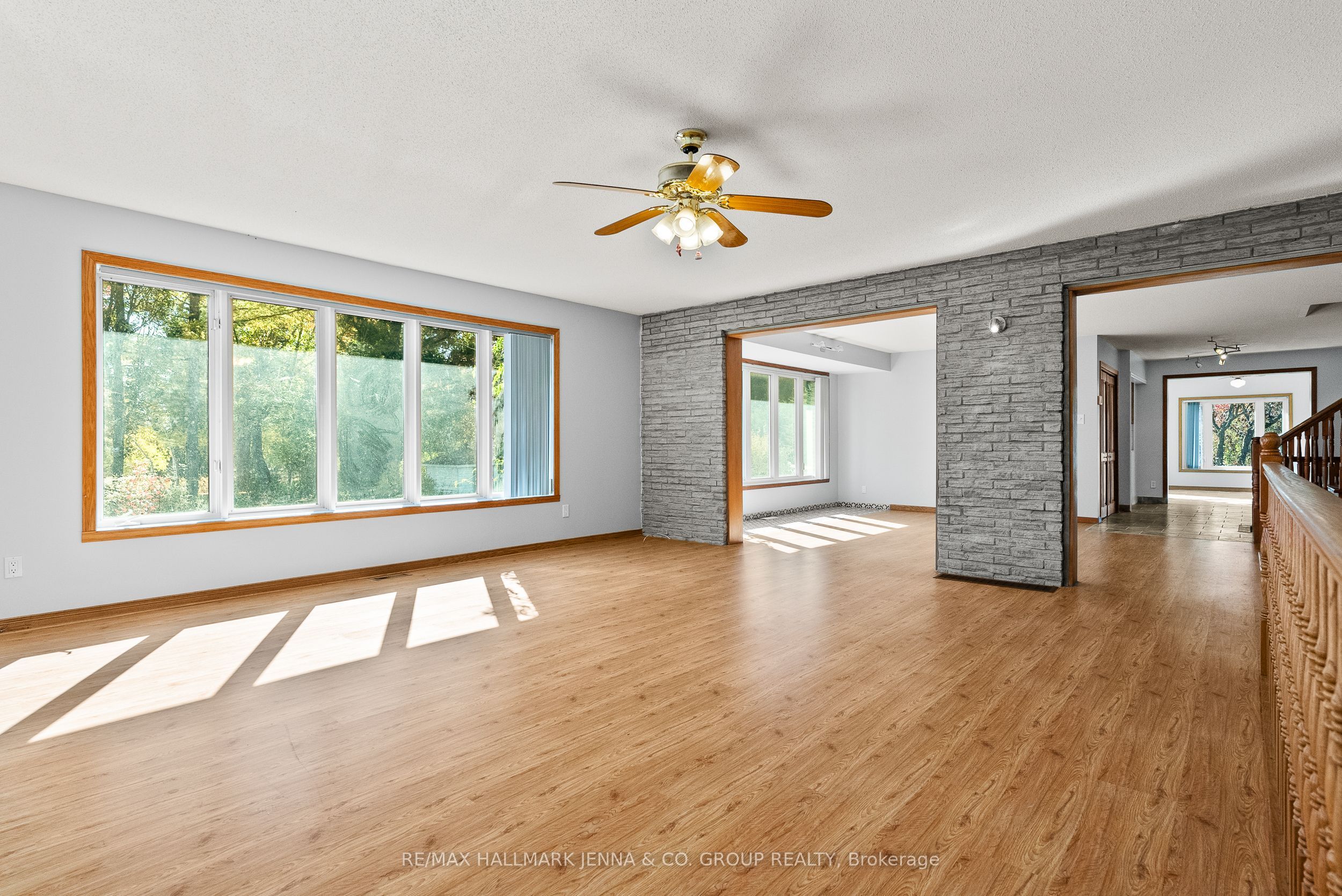 2928 Seguin Road Property Photo 4