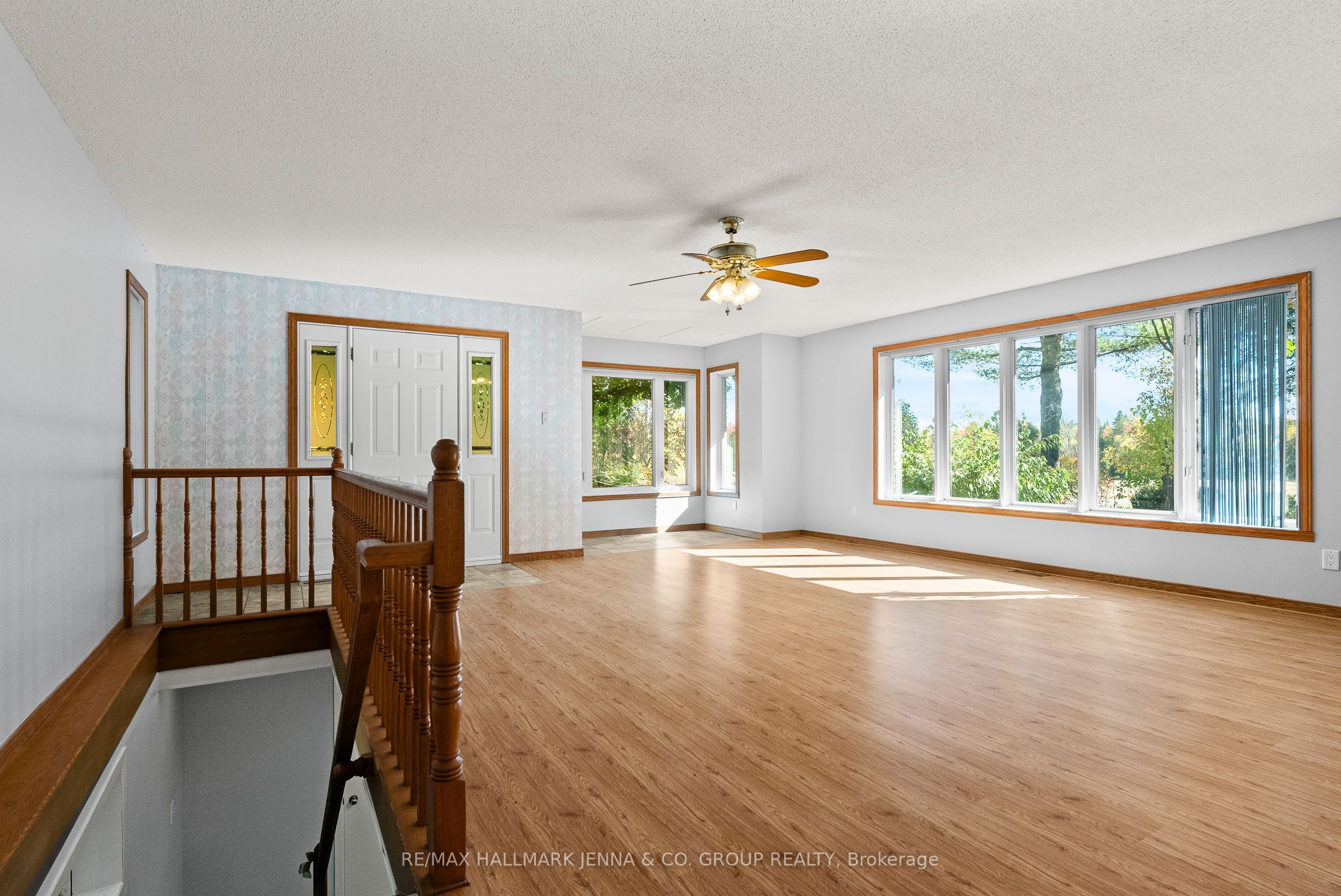 2928 Seguin Road Property Photo 5