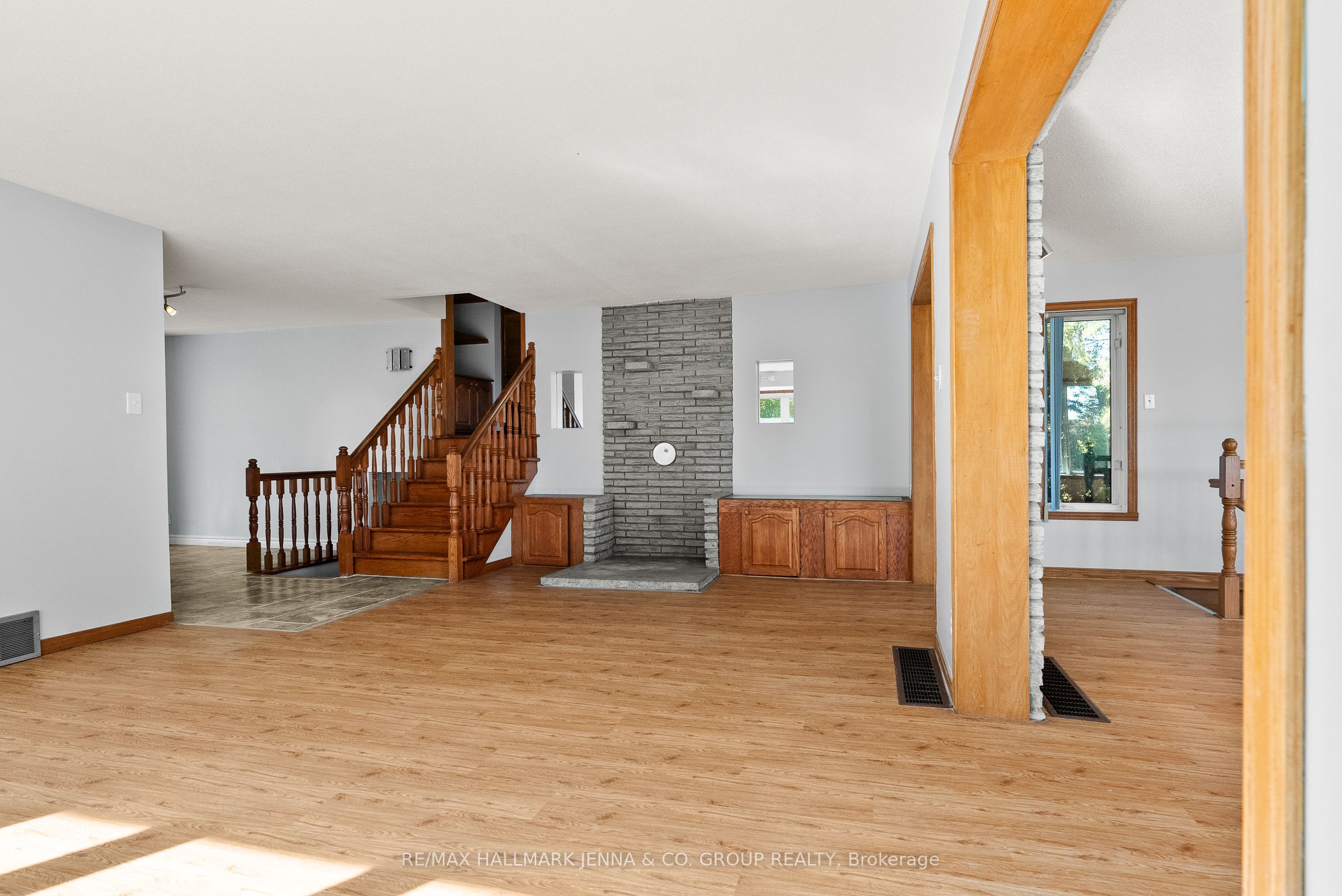 2928 Seguin Road Property Photo 9