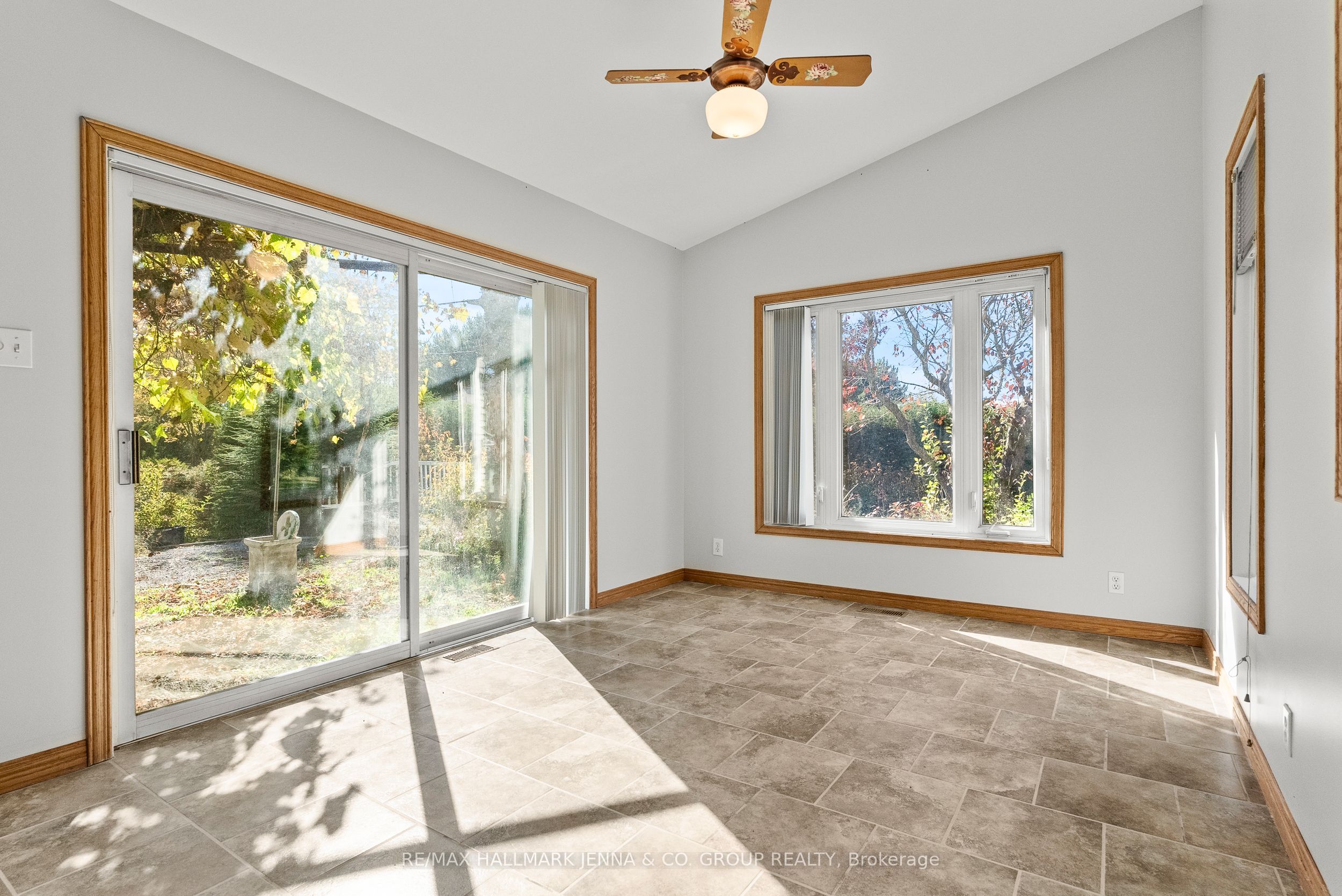 2928 Seguin Road Property Photo 19