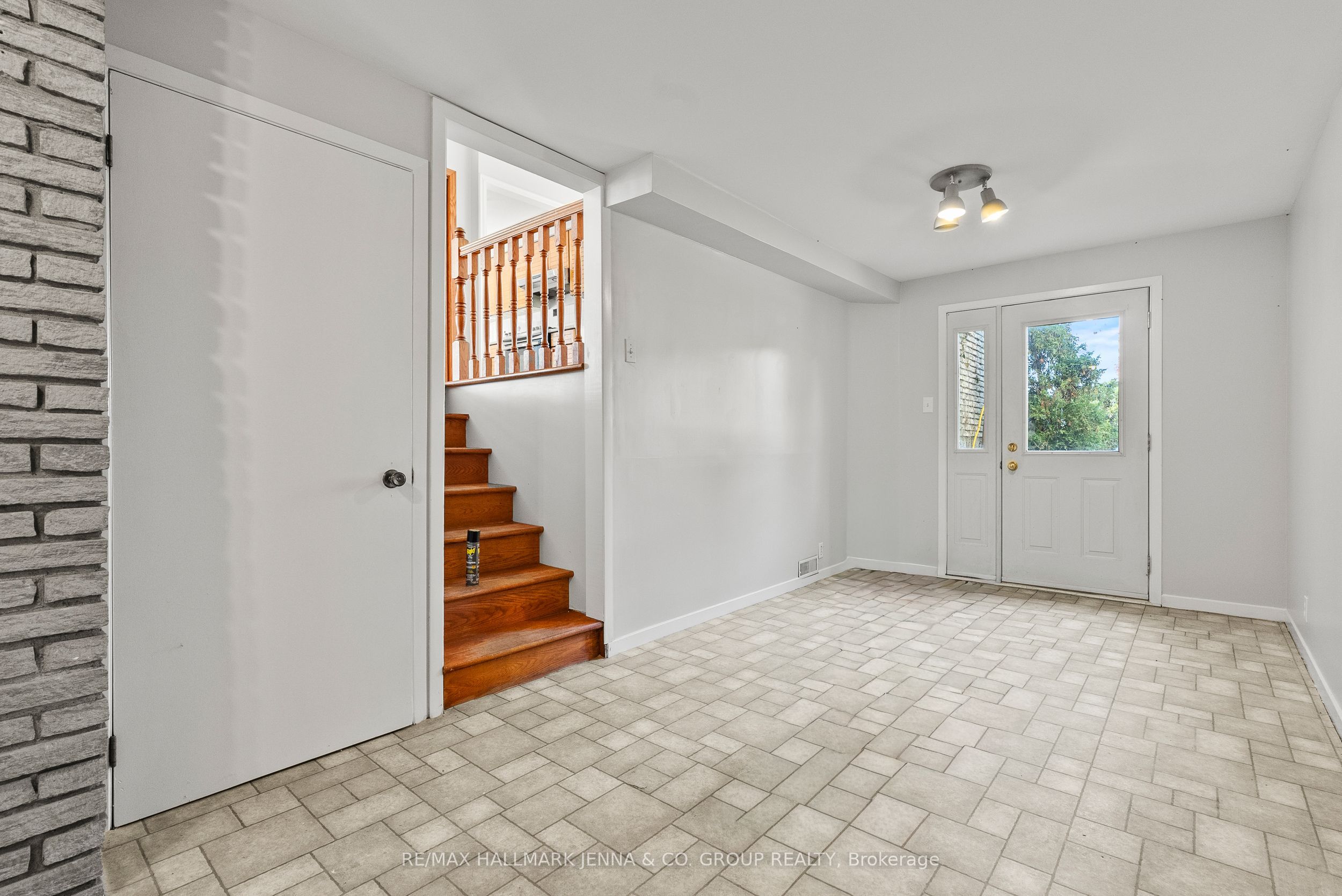 2928 Seguin Road Property Photo 21