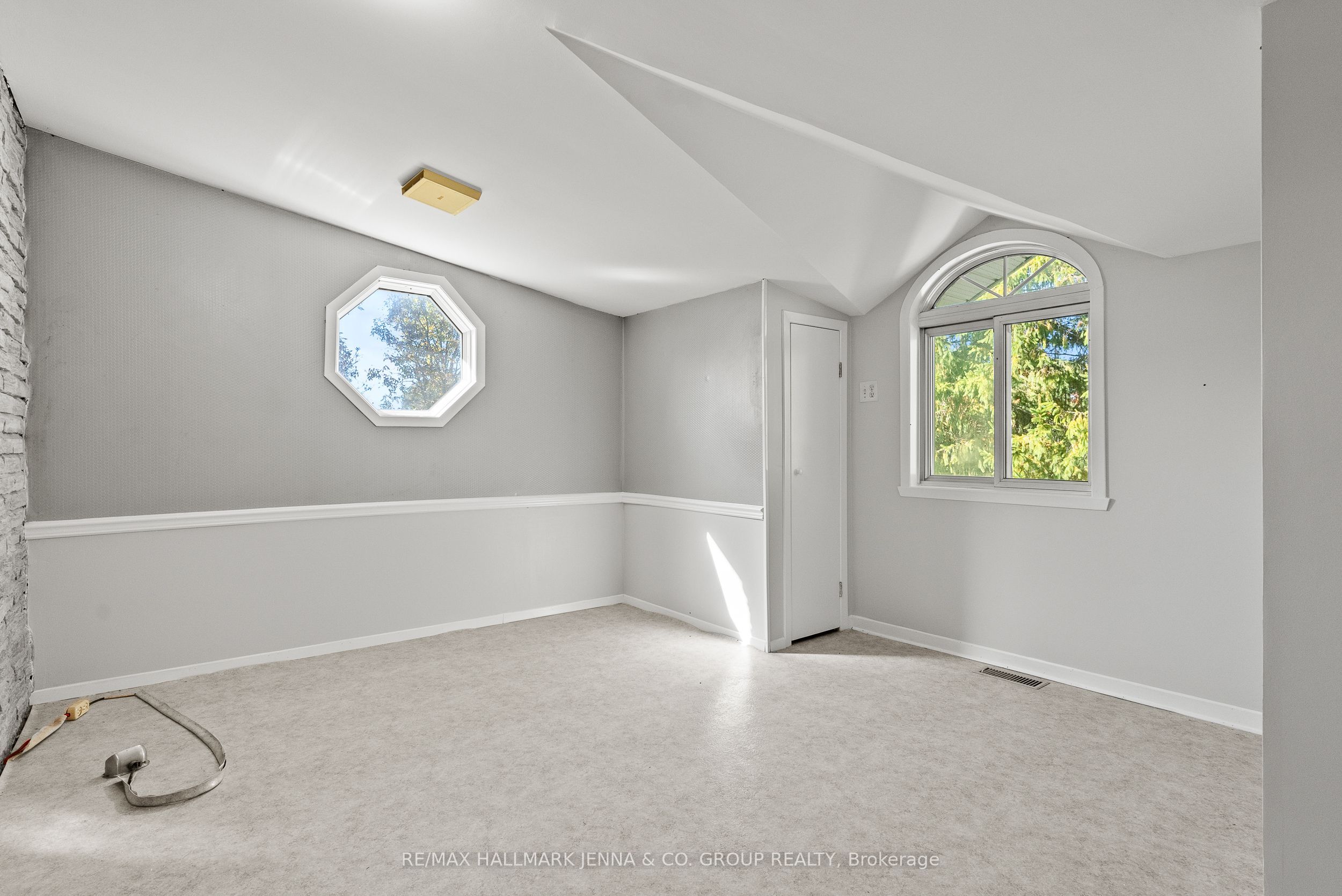 2928 Seguin Road Property Photo 28