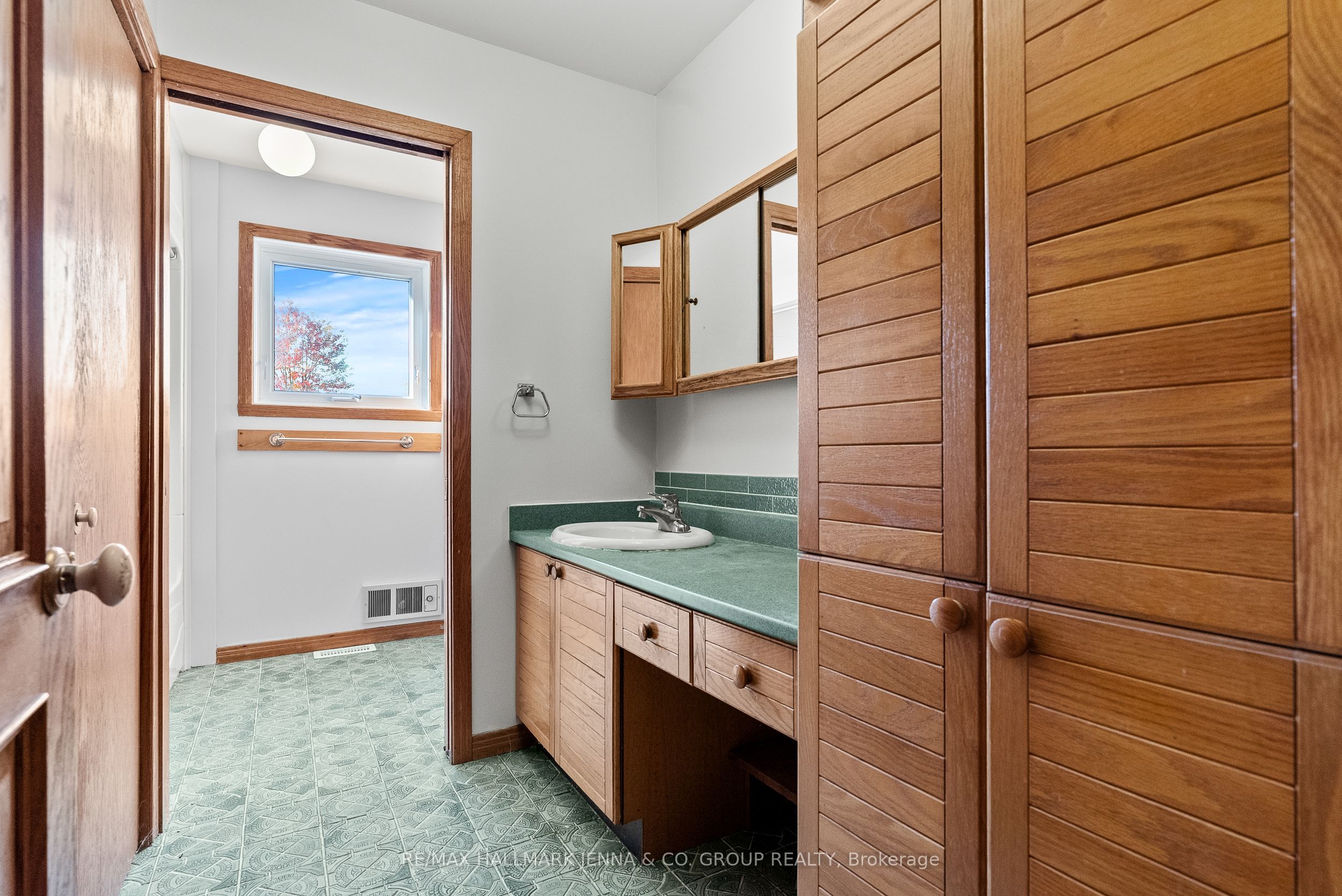 2928 Seguin Road Property Photo 33