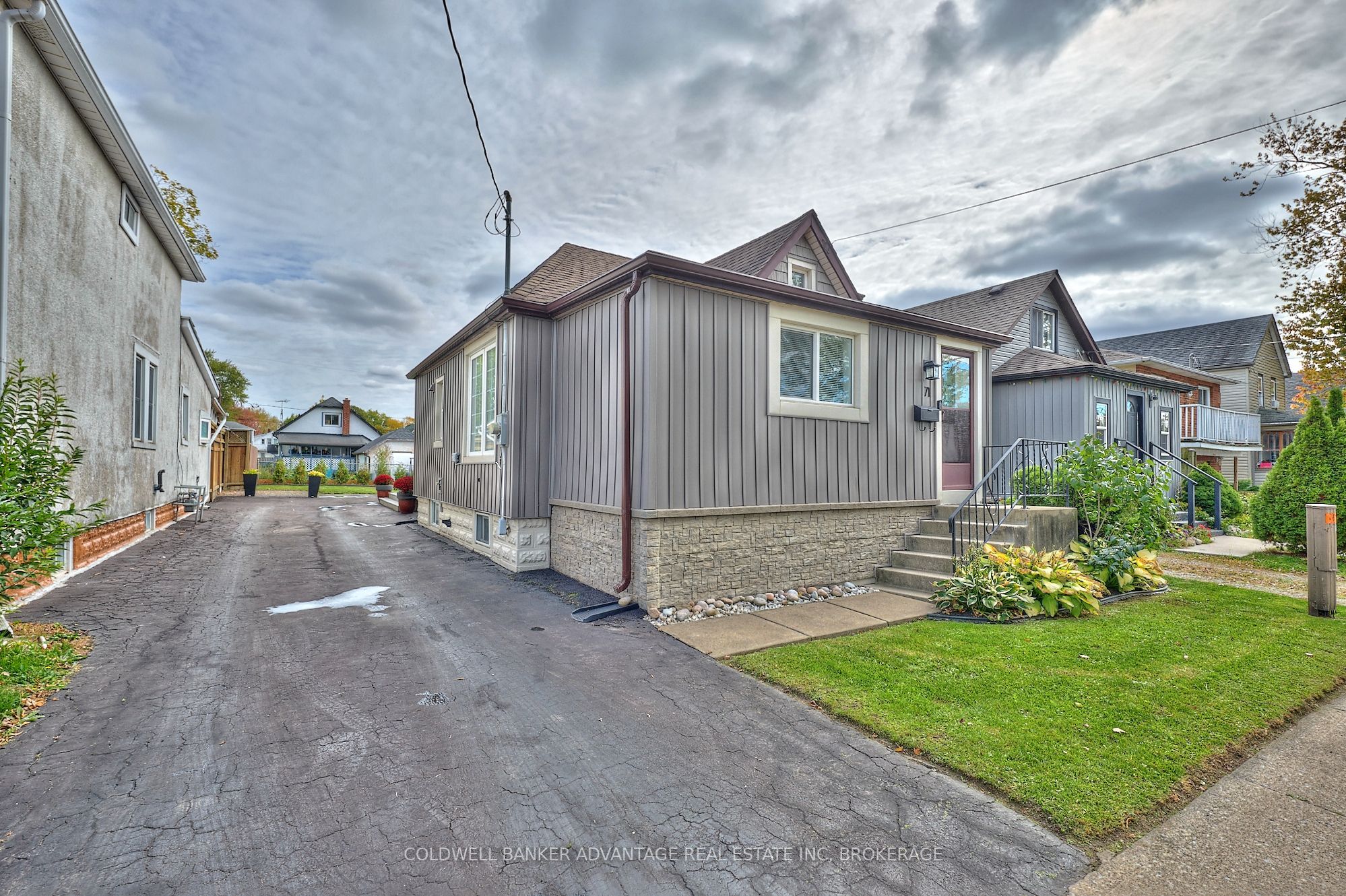 71 Deere Street Property Photo 1