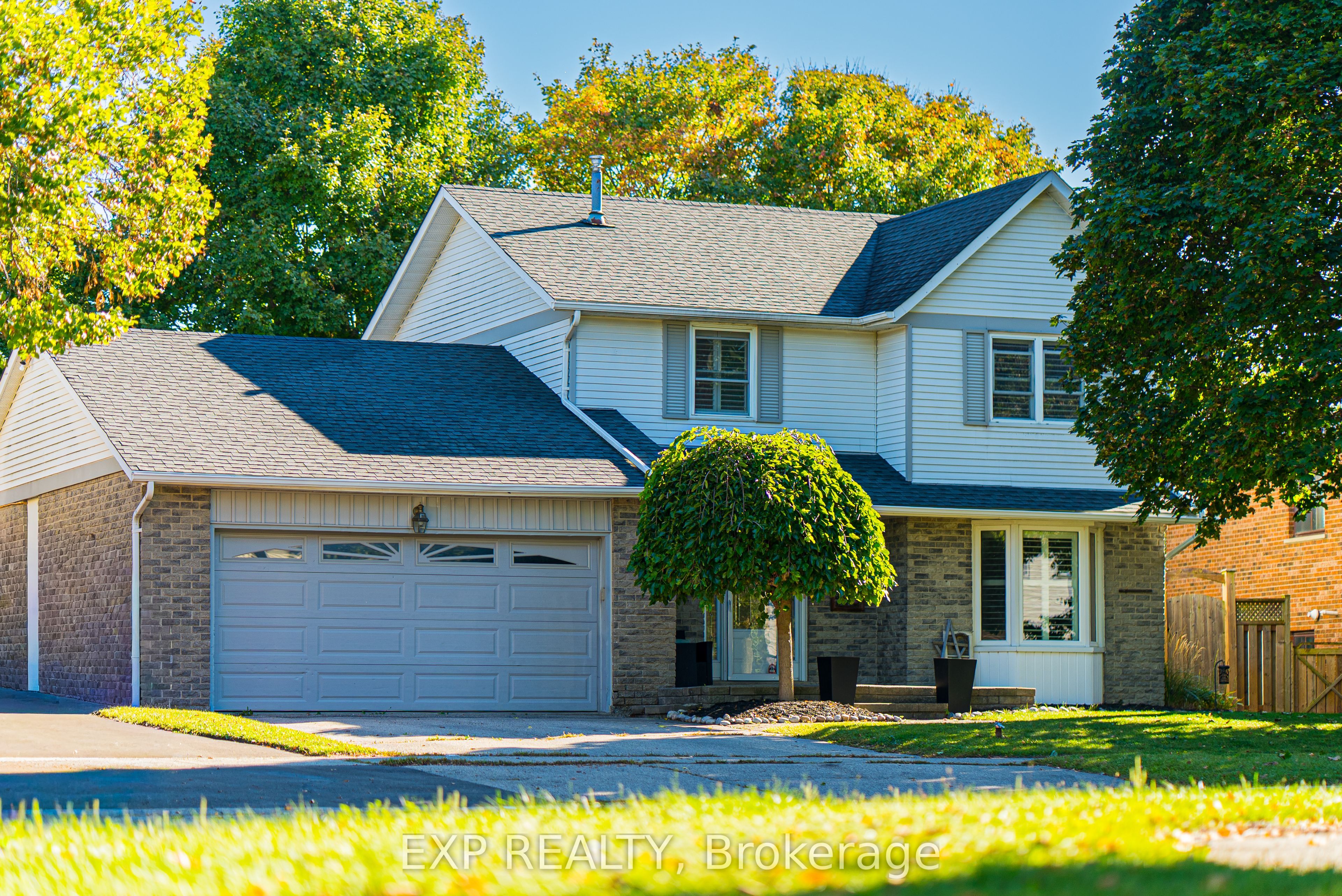 54 Pathfinder Crescent Property Photo 1