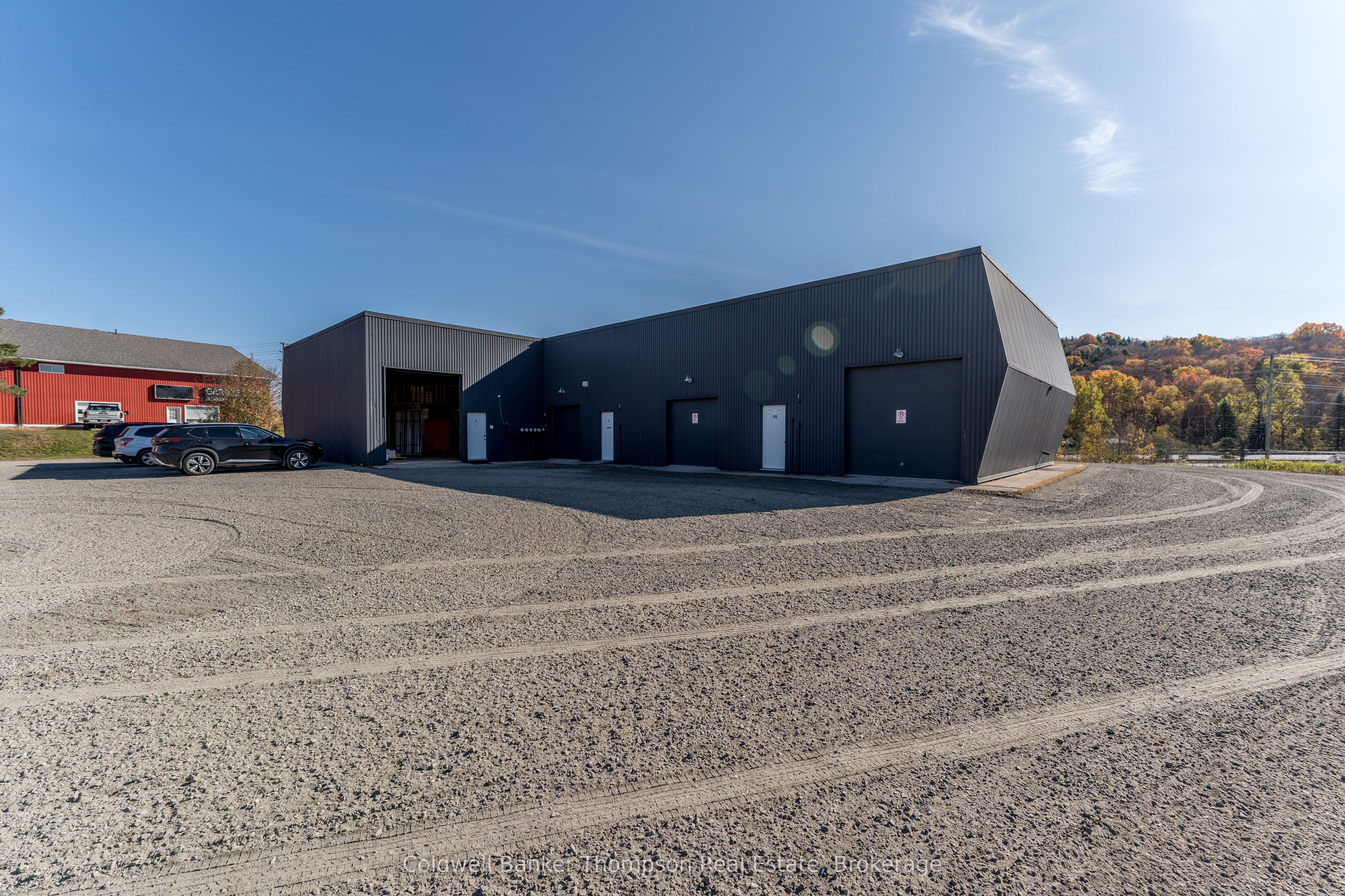 112 Lindgren Road W Property Photo 5