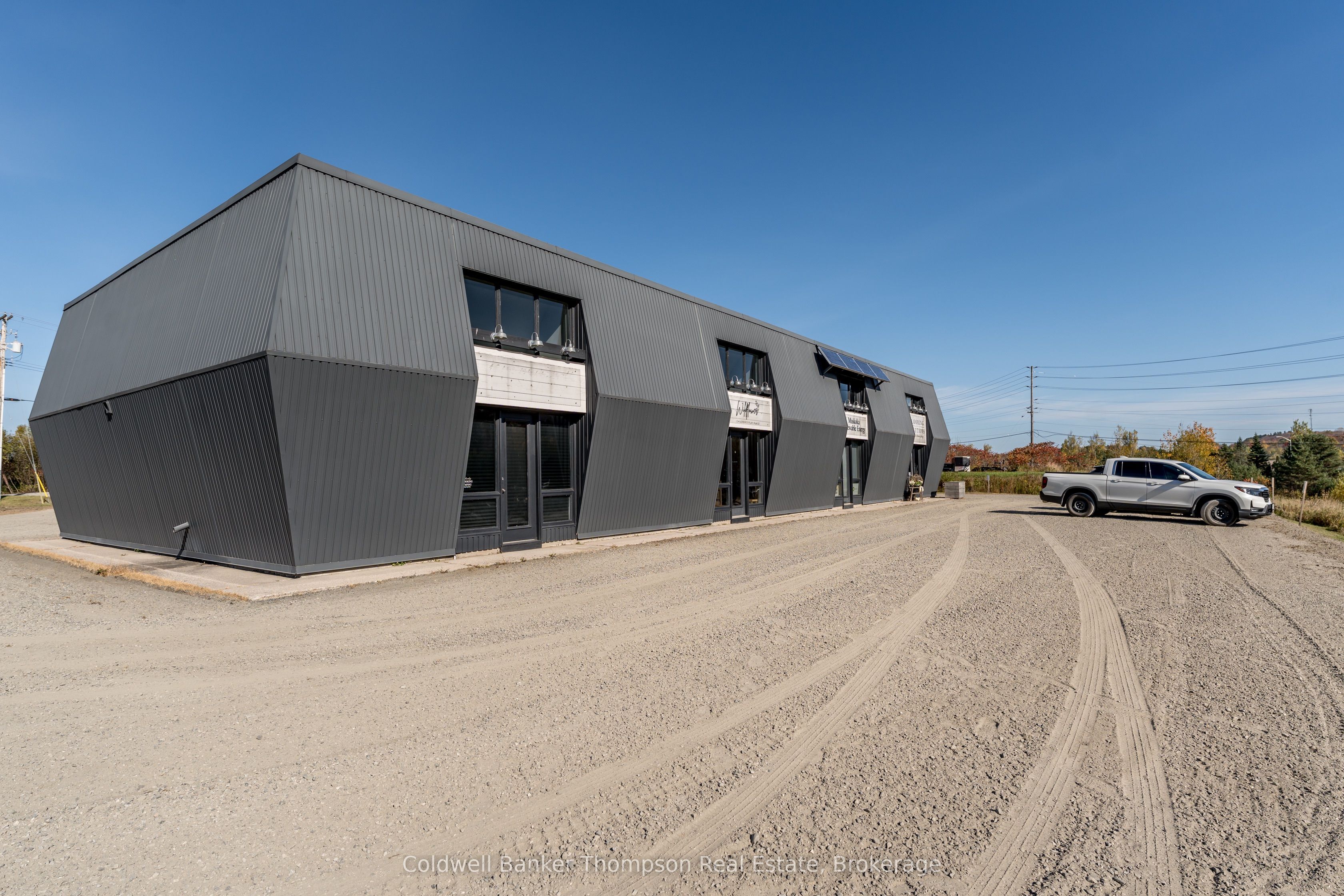 112 Lindgren Road W Property Photo 6