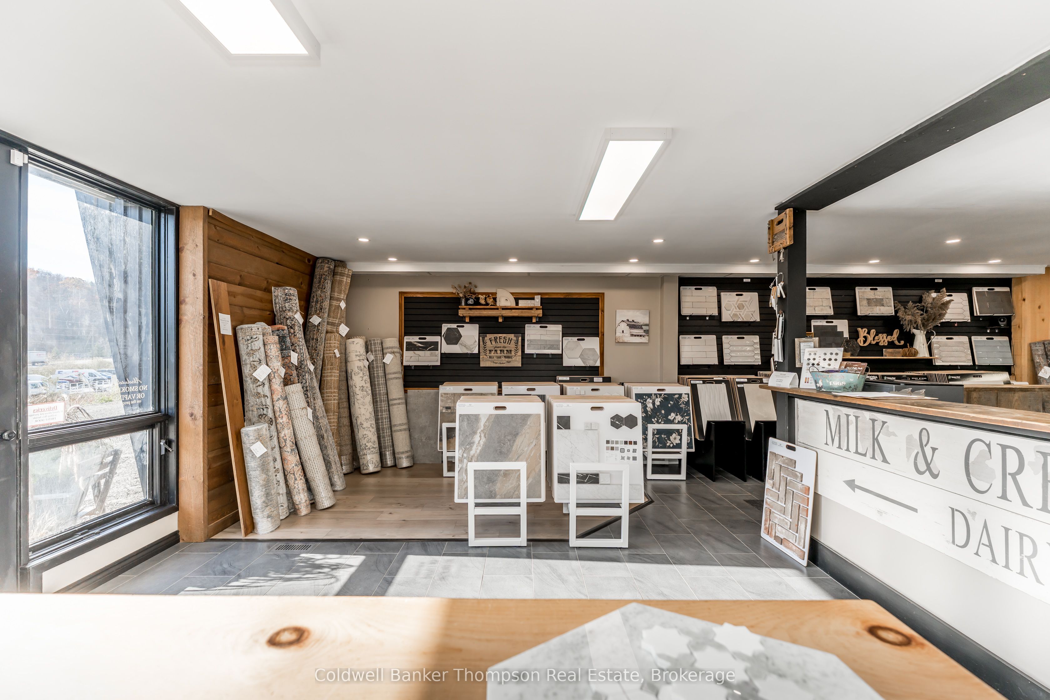 112 Lindgren Road W Property Photo 15