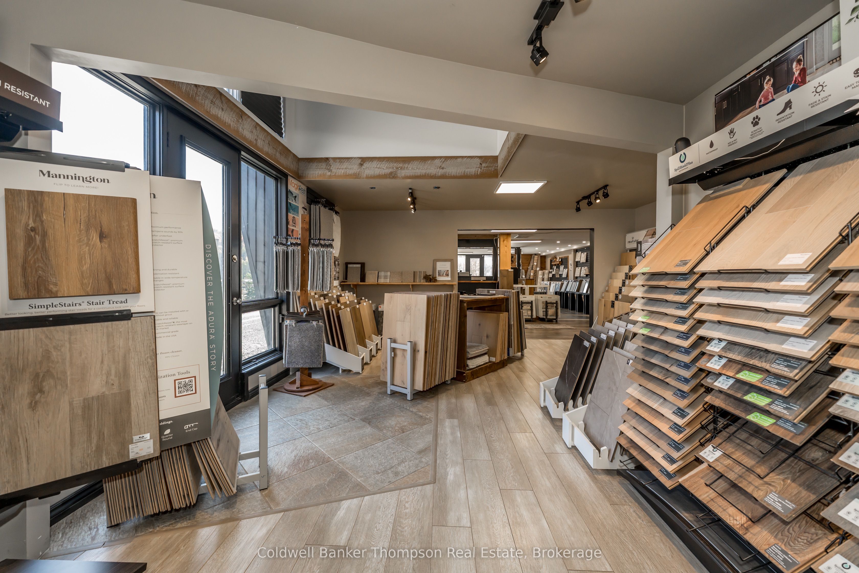 112 Lindgren Road W Property Photo 17