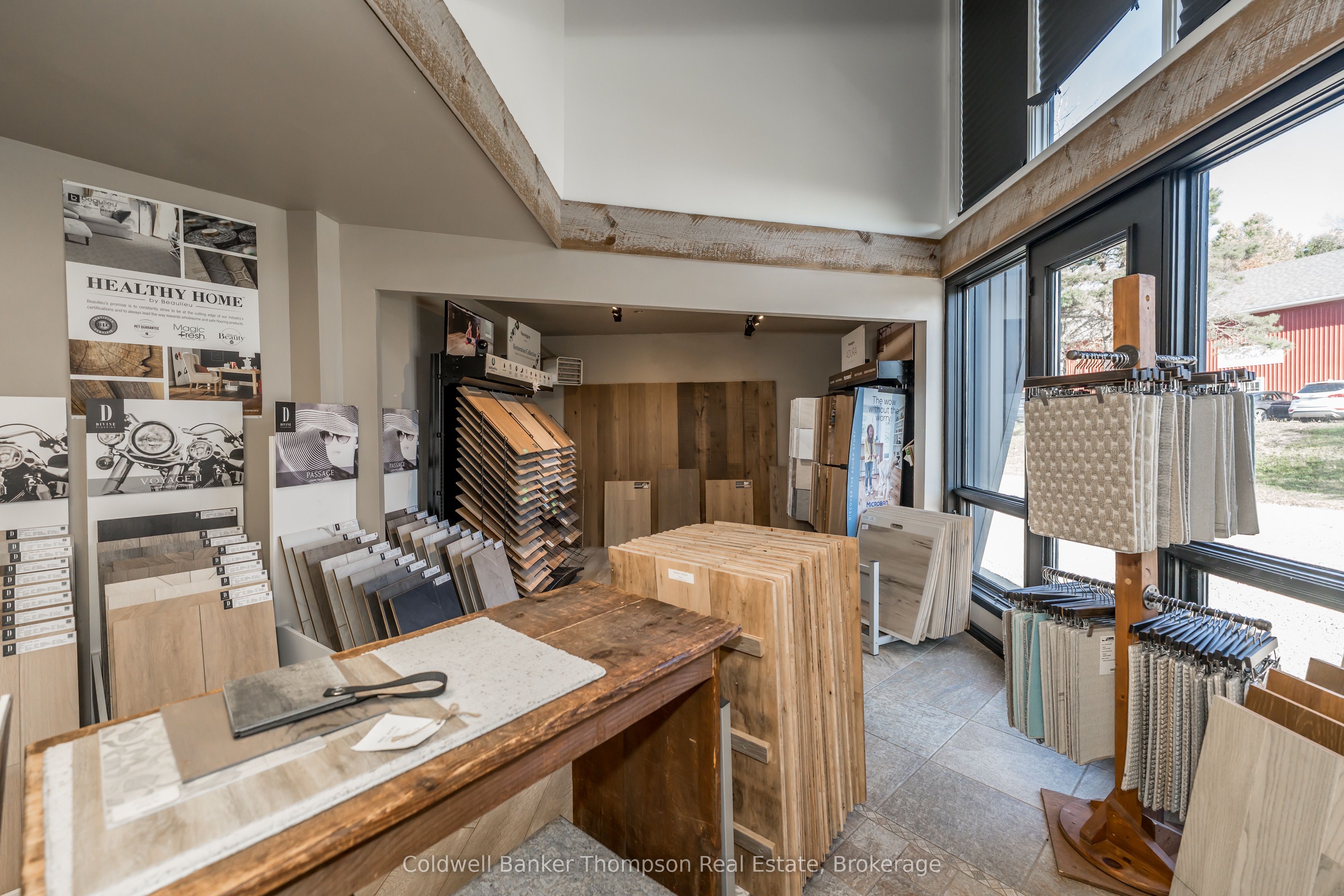 112 Lindgren Road W Property Photo 18