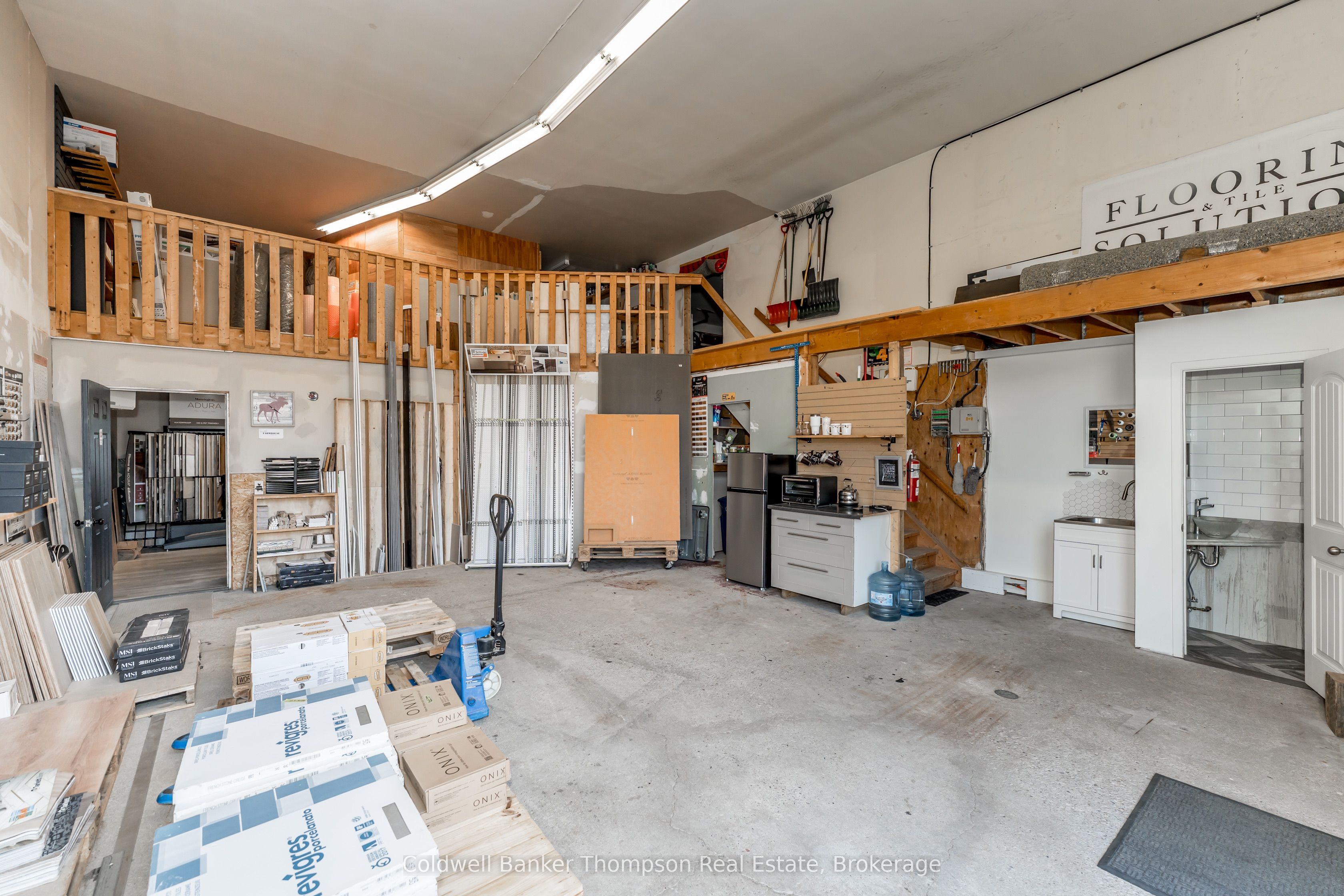 112 Lindgren Road W Property Photo 19