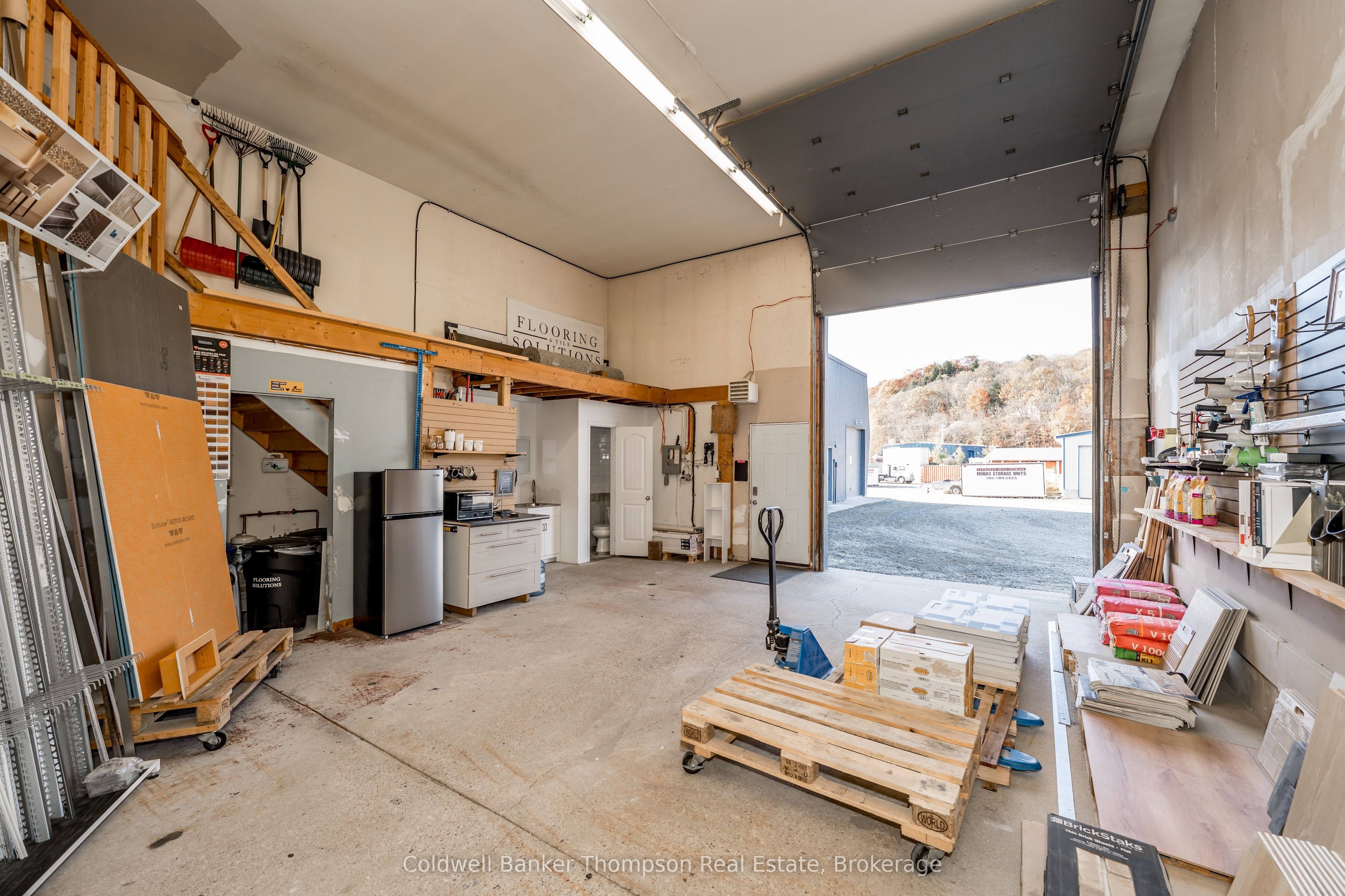 112 Lindgren Road W Property Photo 20