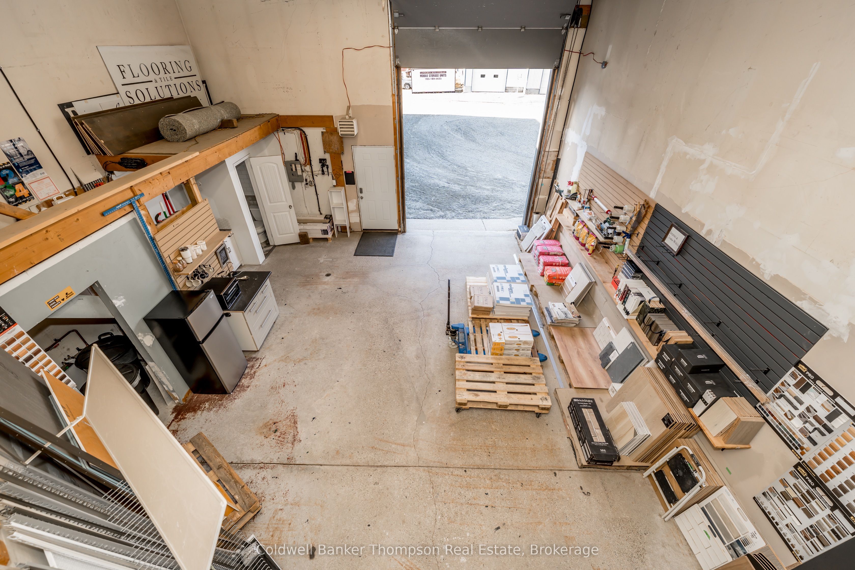 112 Lindgren Road W Property Photo 21