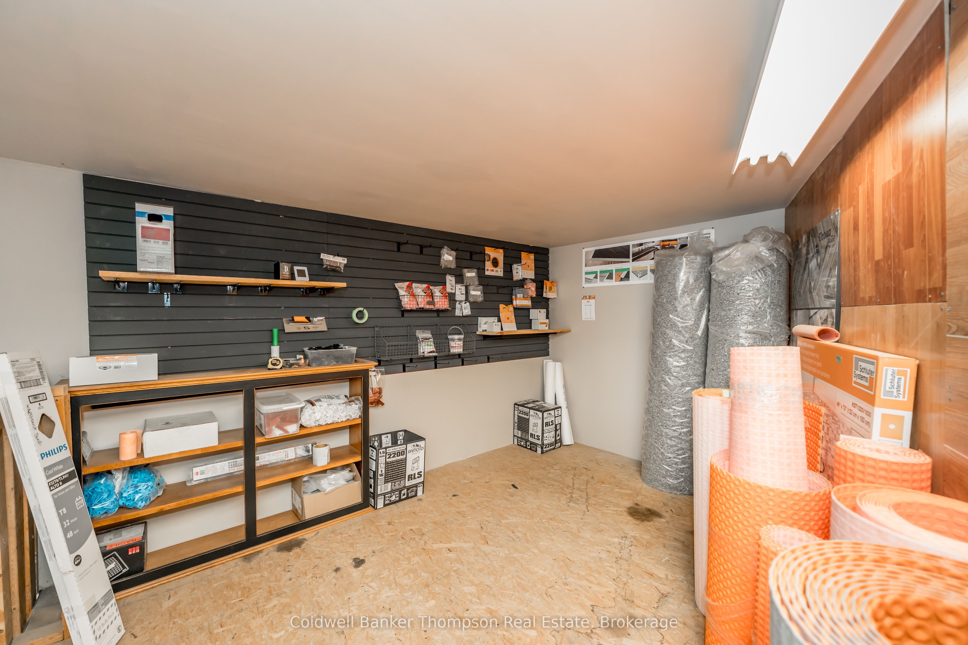 112 Lindgren Road W Property Photo 22