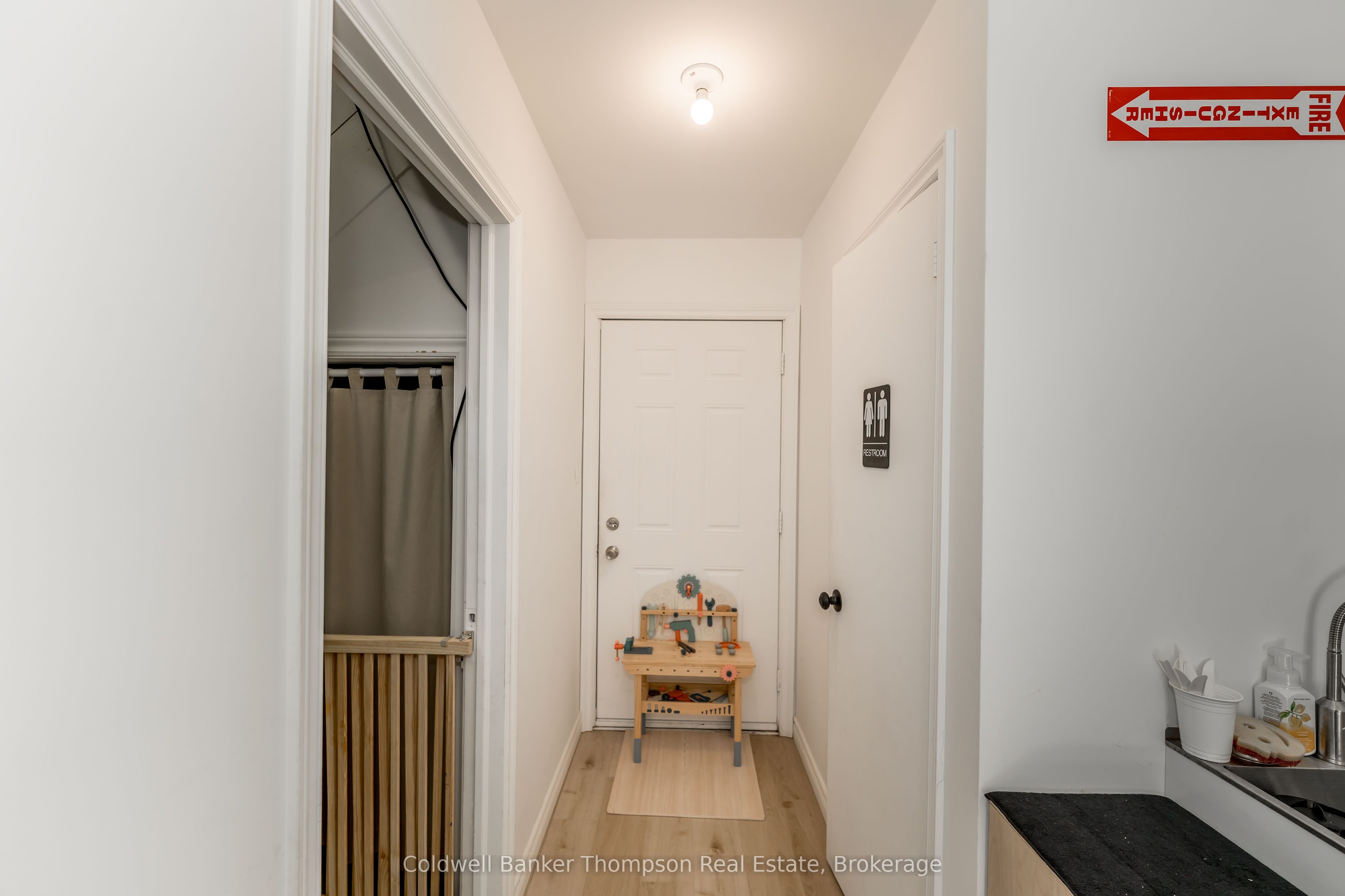 112 Lindgren Road W Property Photo 32