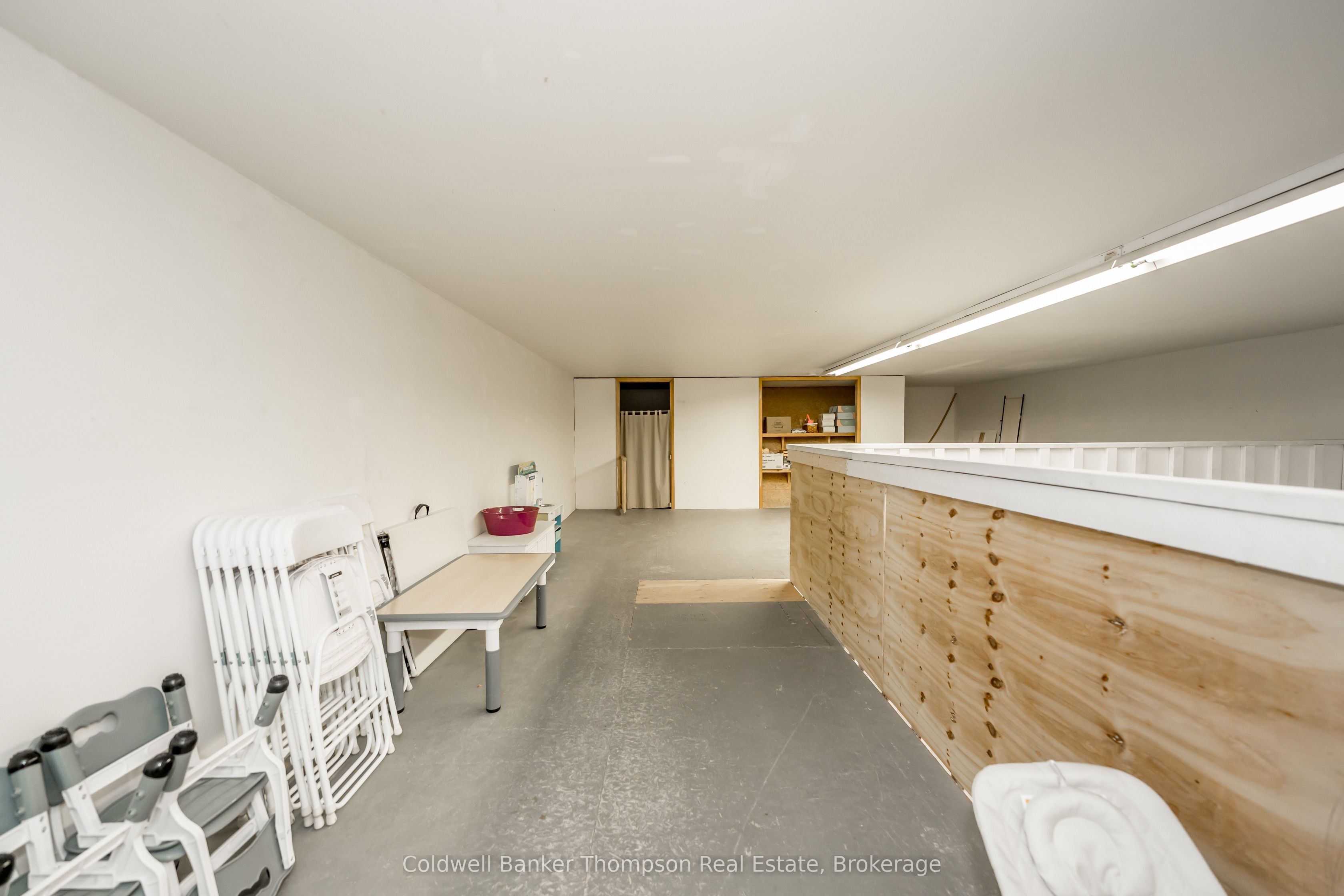 112 Lindgren Road W Property Photo 36