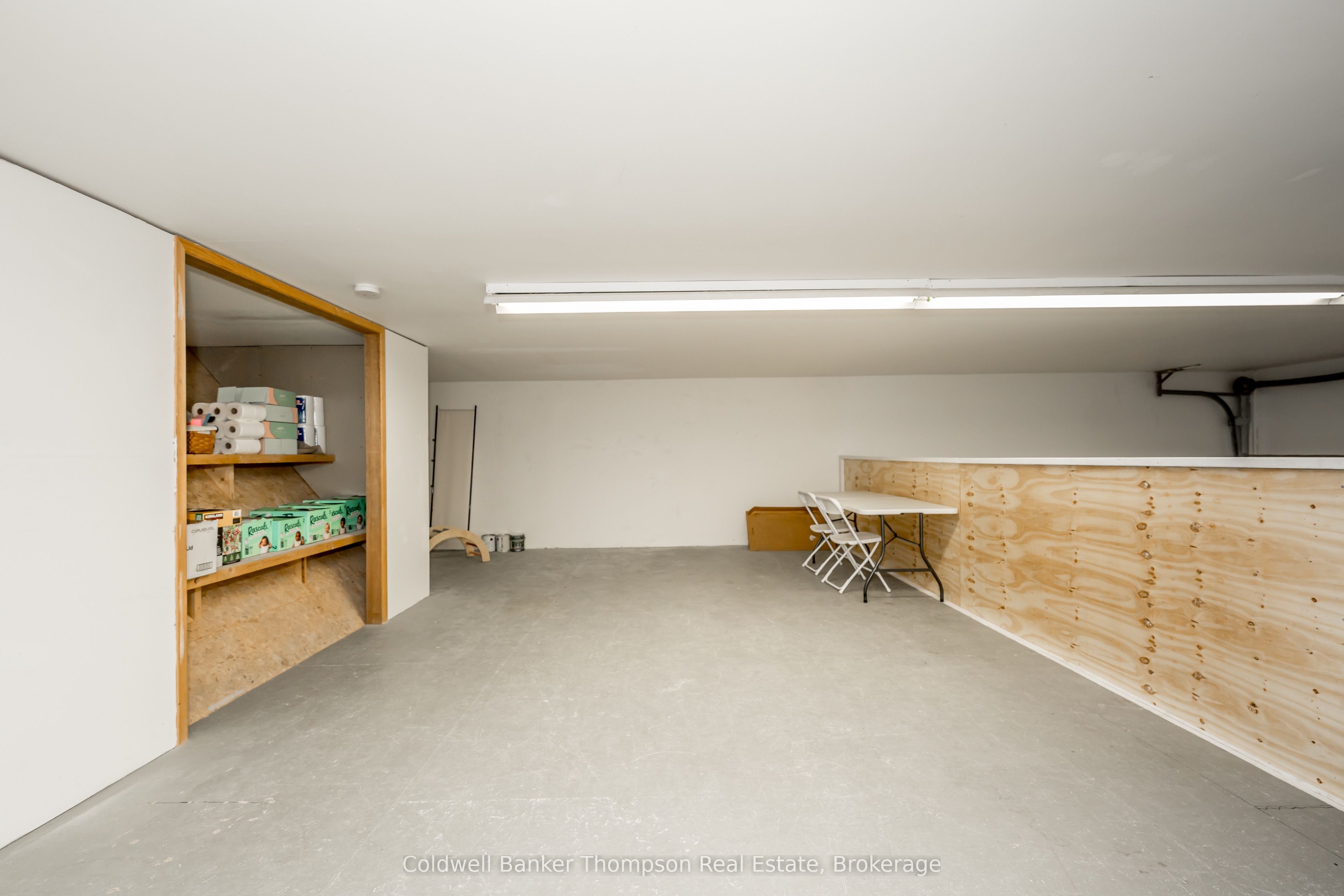 112 Lindgren Road W Property Photo 39