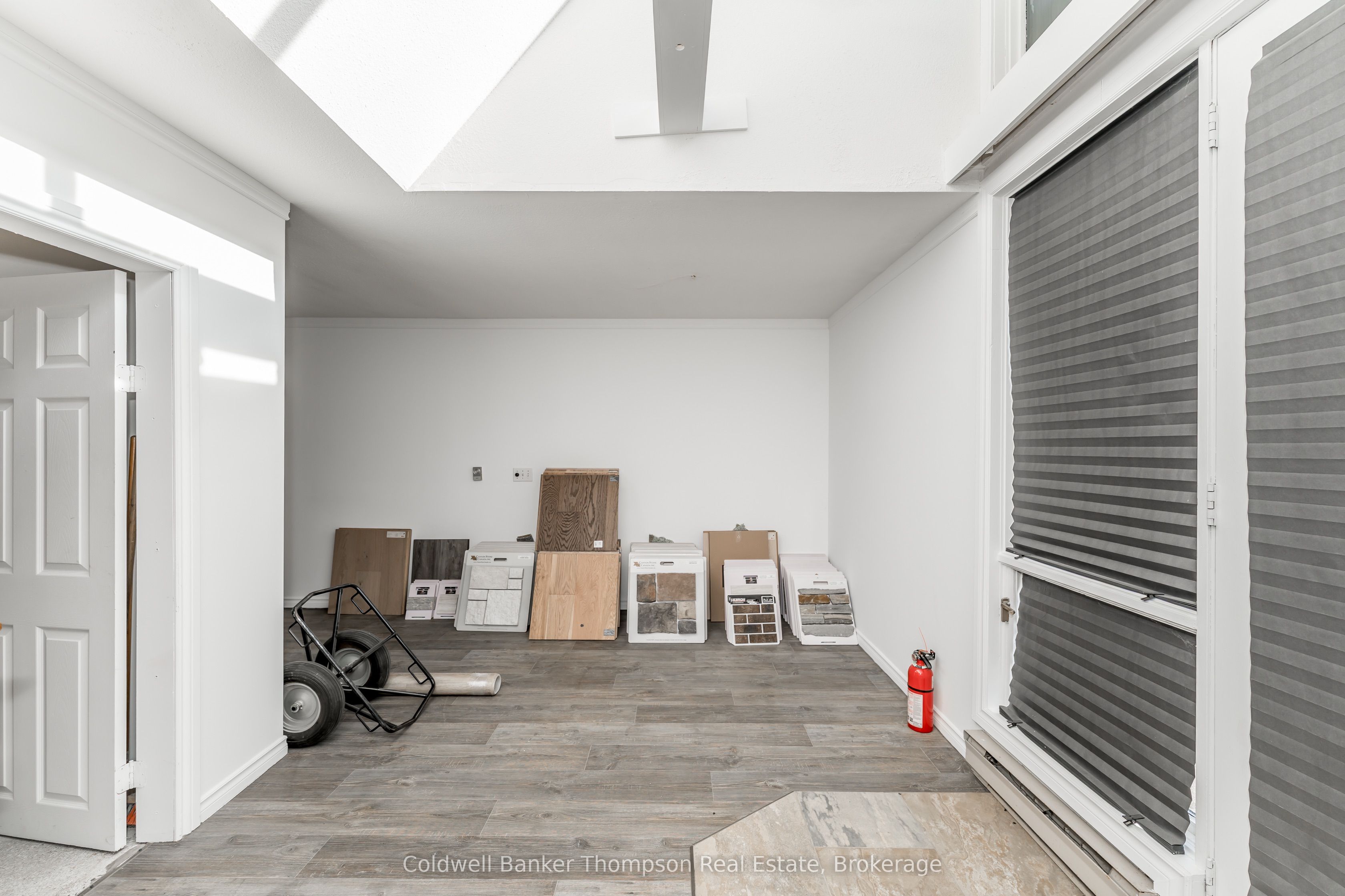 112 Lindgren Road W Property Photo 41