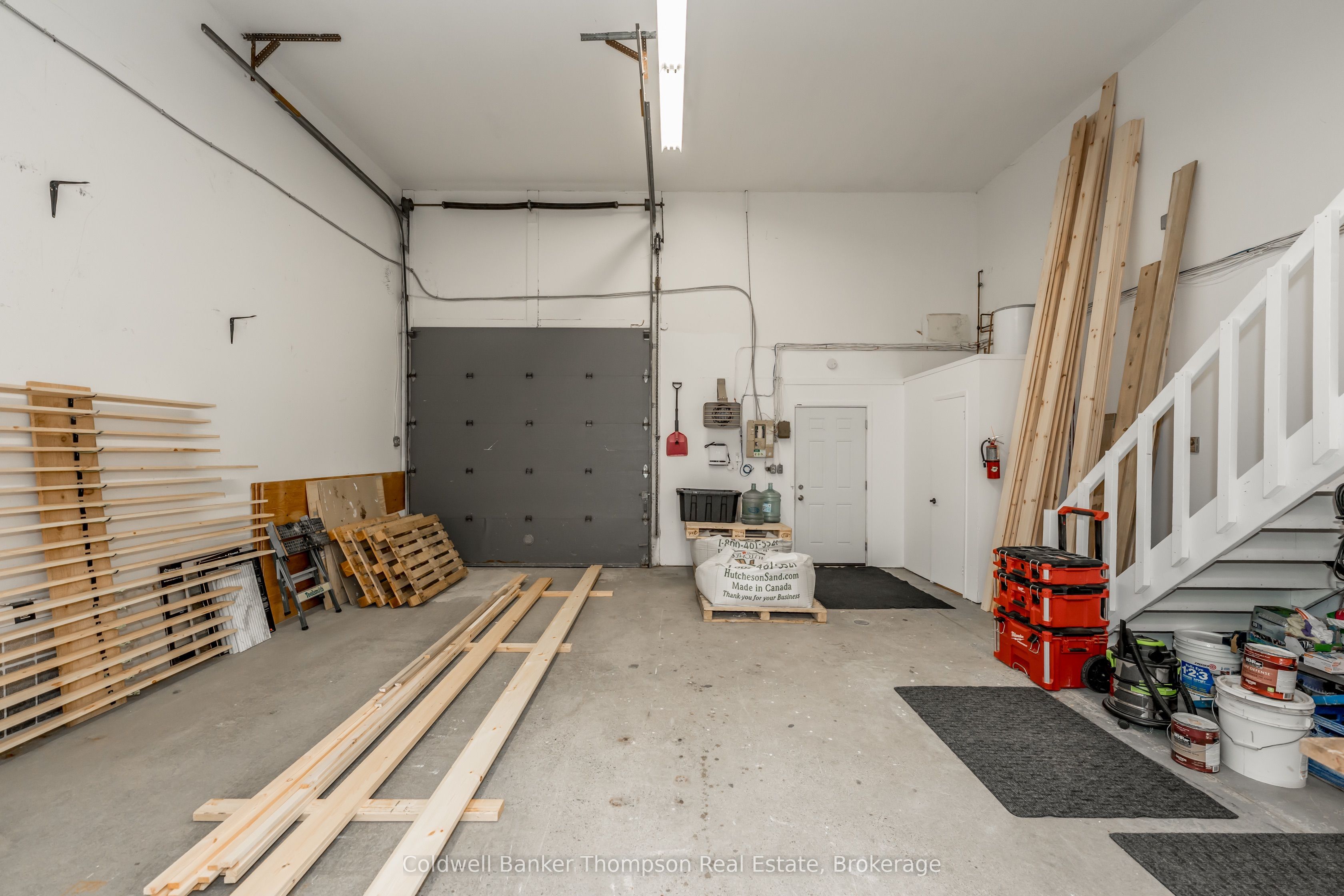 112 Lindgren Road W Property Photo 43