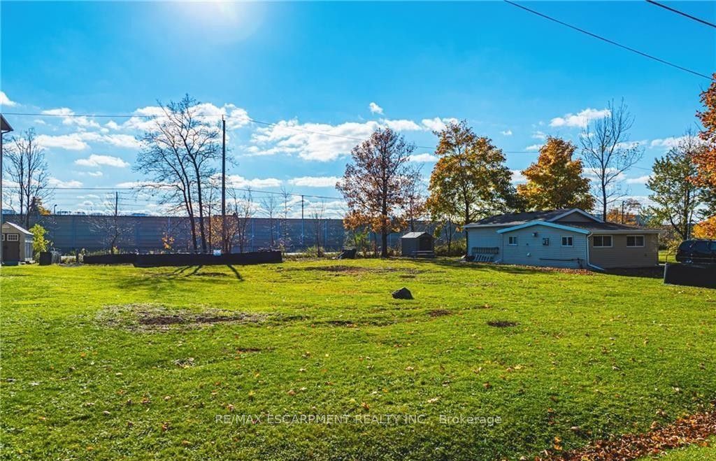 5 Trillium Ave Property Photo 5